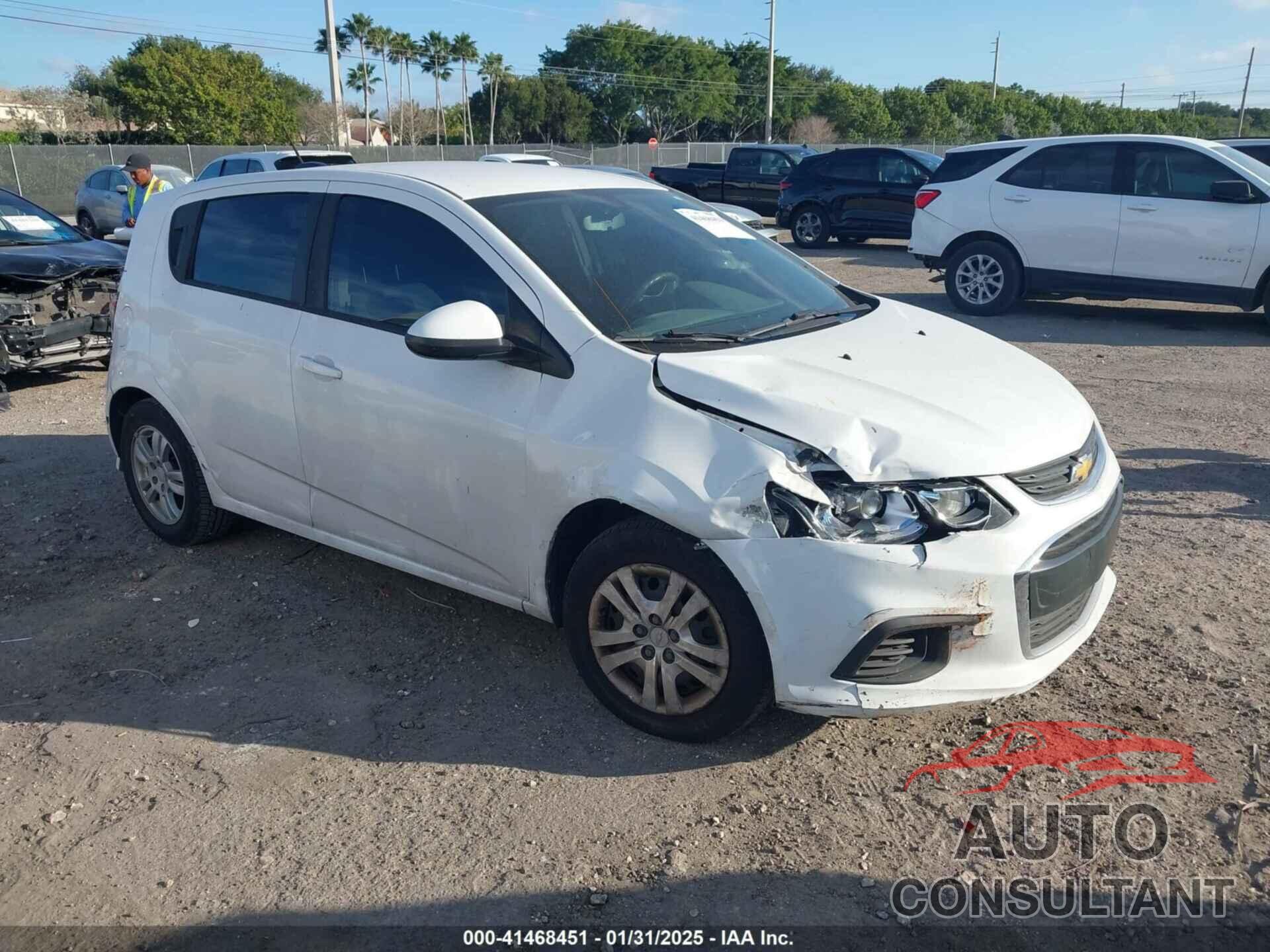 CHEVROLET SONIC 2017 - 1G1JG6SH2H4166023