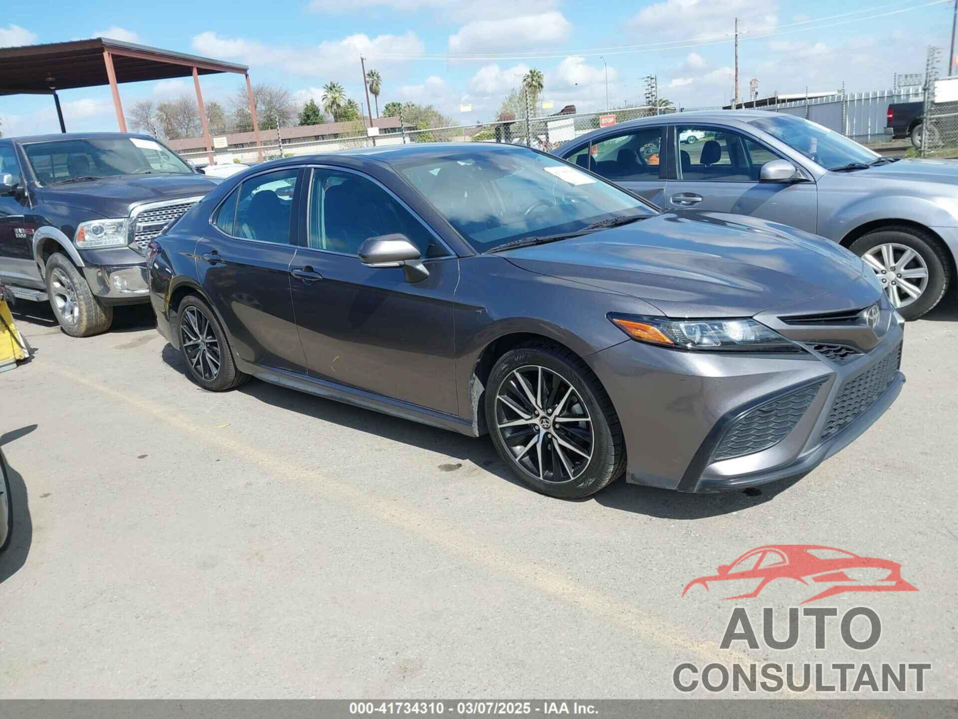 TOYOTA CAMRY 2022 - 4T1G11AK1NU499064