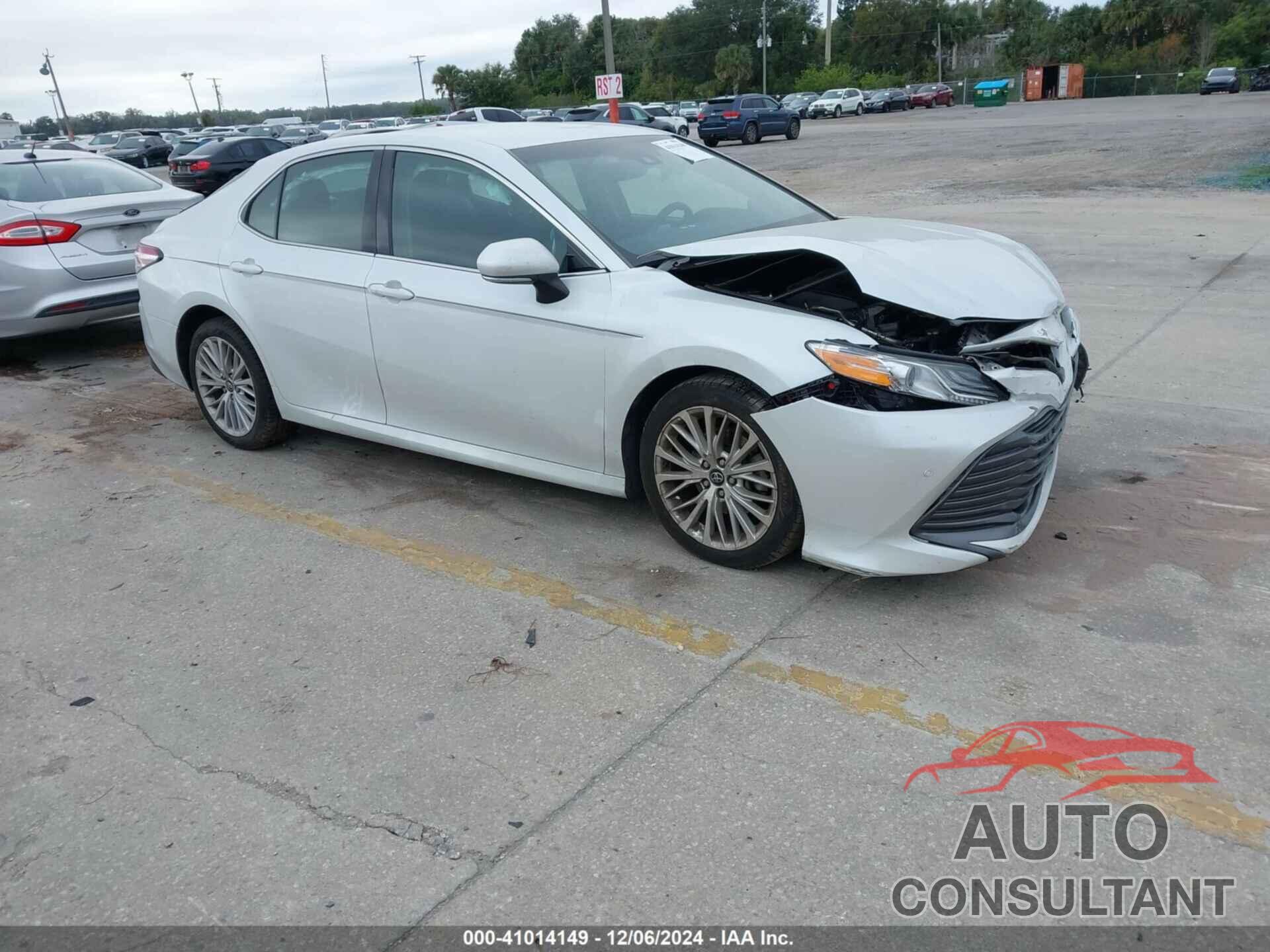 TOYOTA CAMRY 2018 - 4T1B11HK0JU113325