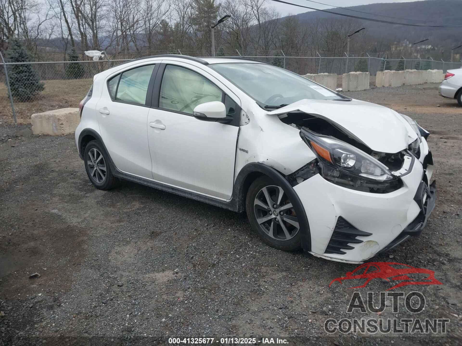 TOYOTA PRIUS C 2018 - JTDKDTB32J1613206
