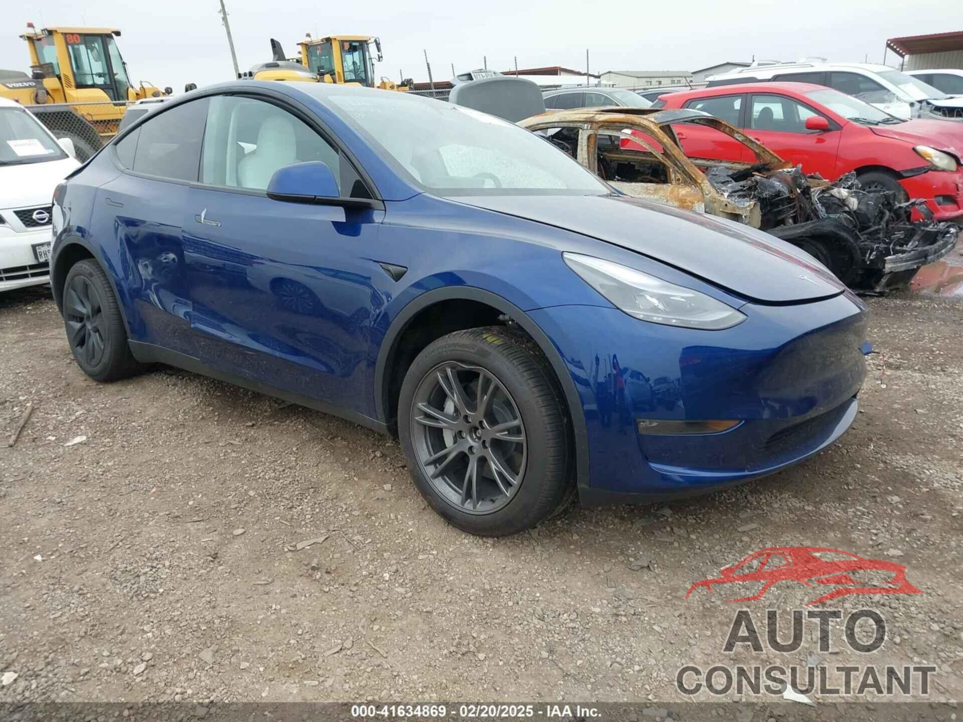 TESLA MODEL Y 2025 - 7SAYGDEE9SA348975