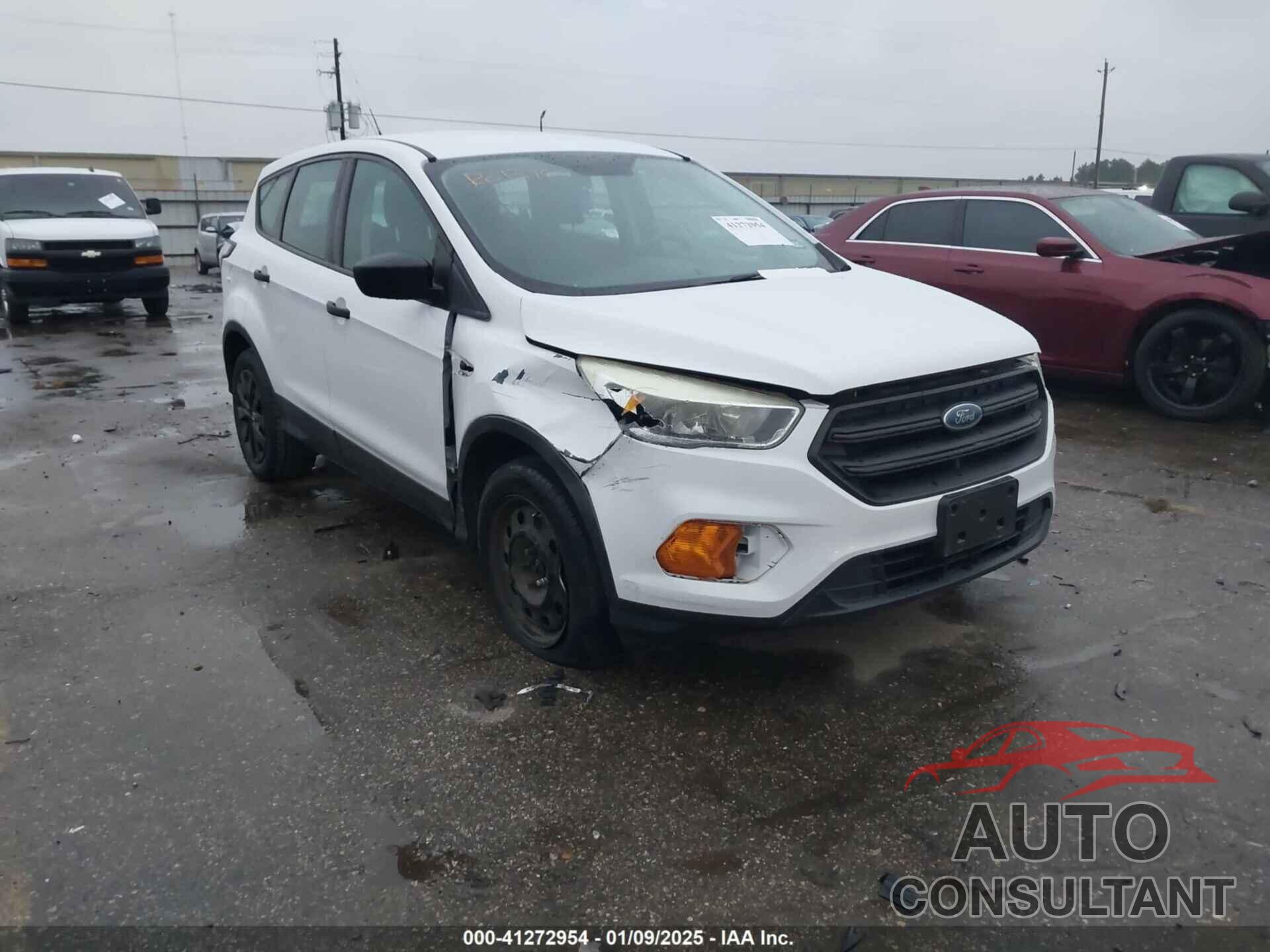 FORD ESCAPE 2017 - 1FMCU0F70HUD94573