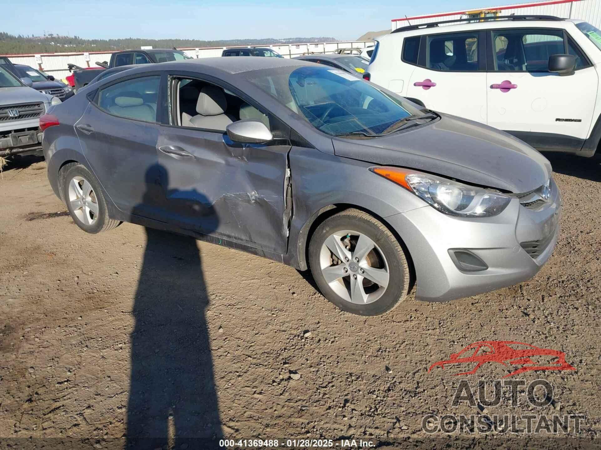 HYUNDAI ELANTRA 2011 - KMHDH4AE7BU103483
