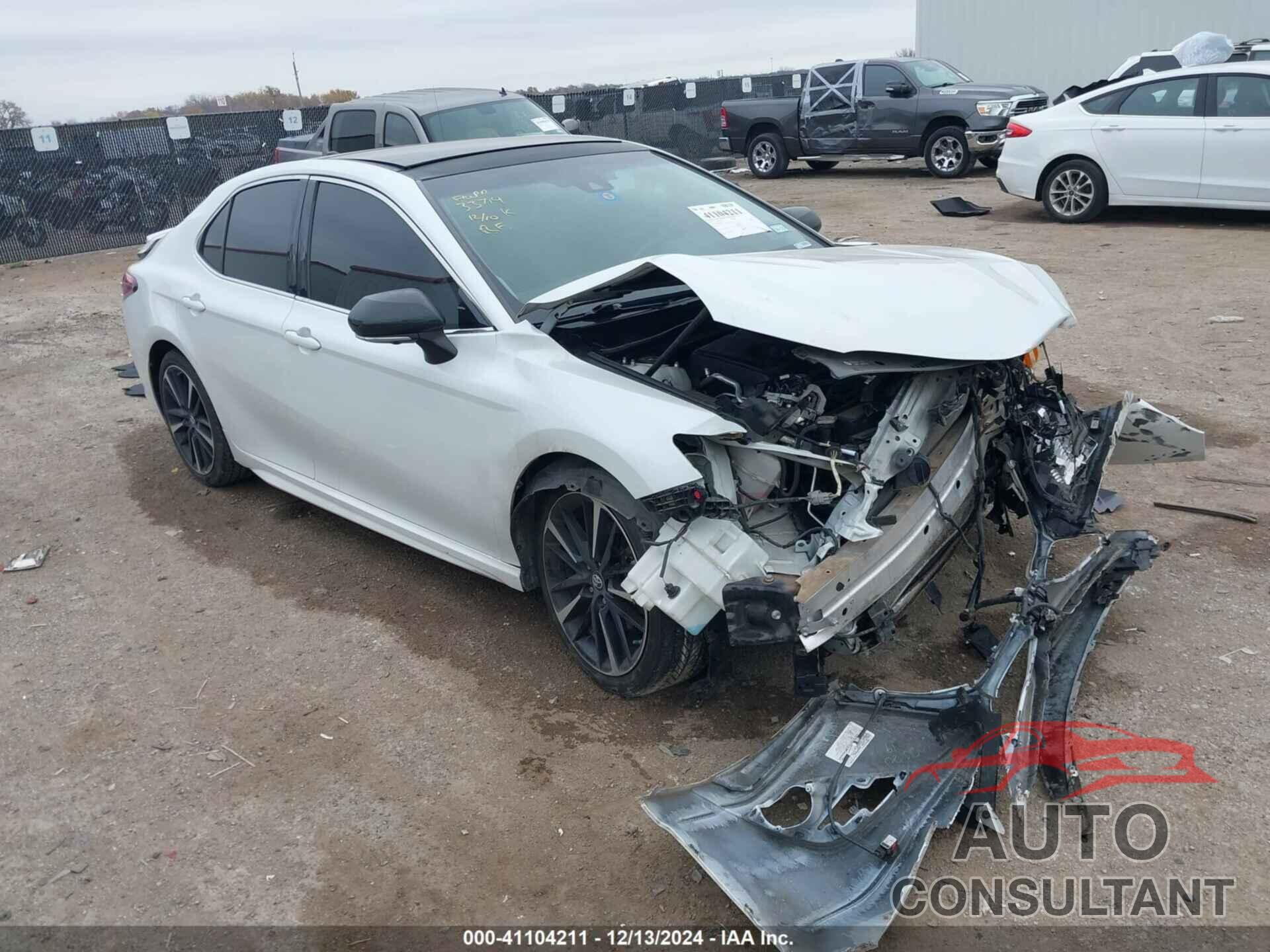 TOYOTA CAMRY 2018 - 4T1B61HK2JU083813