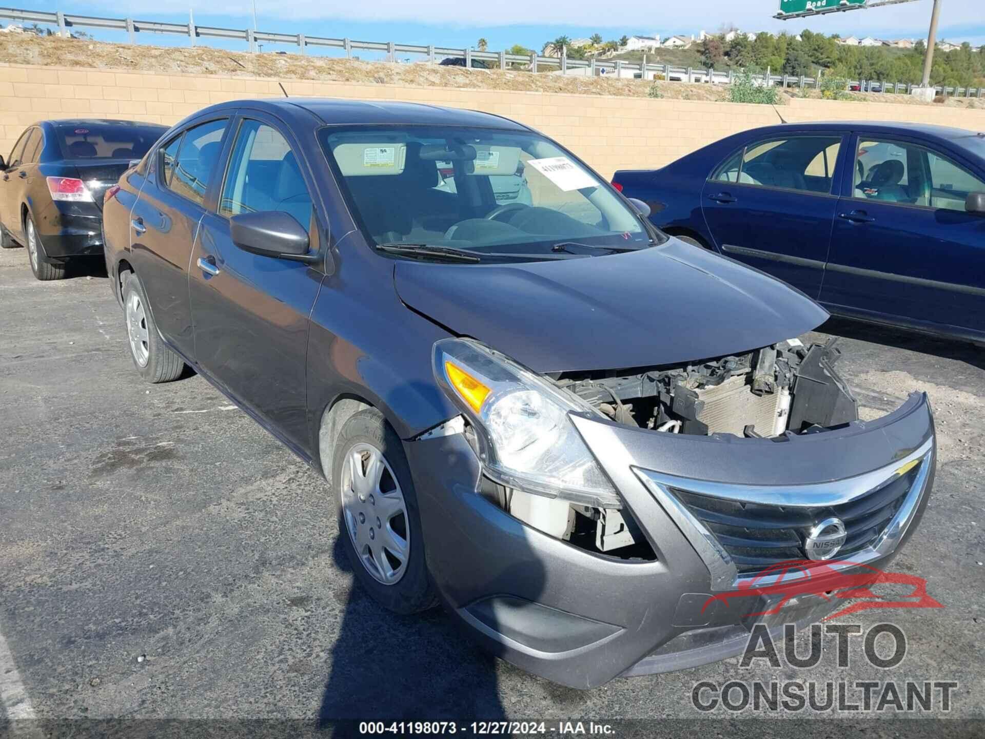 NISSAN VERSA 2018 - 3N1CN7AP0JL879350