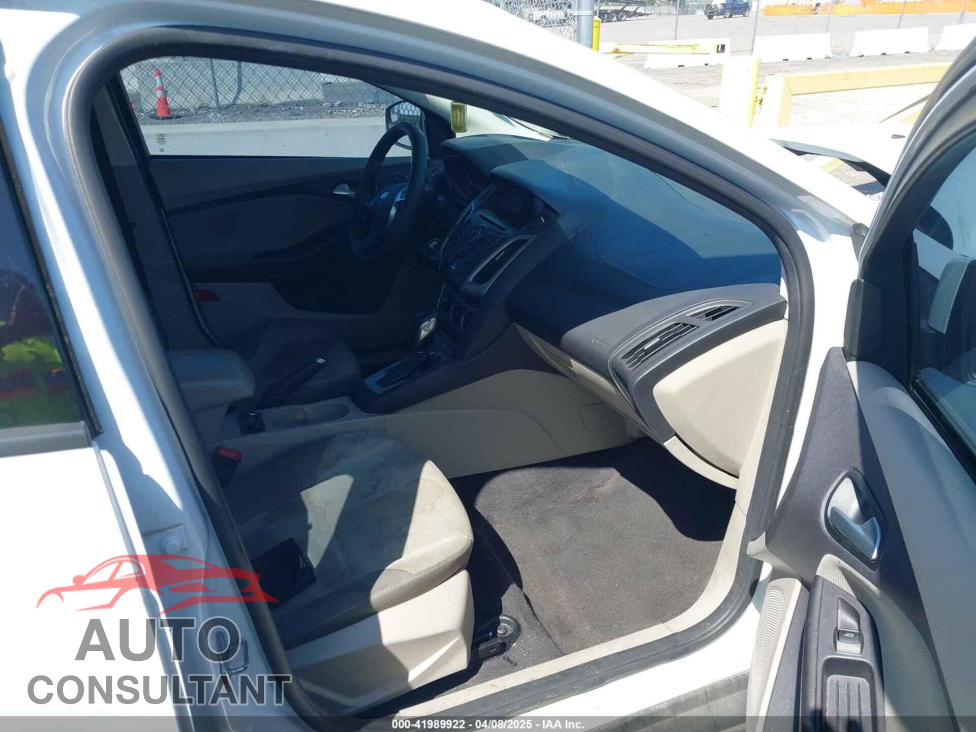 FORD FOCUS 2014 - 1FADP3F28EL370650