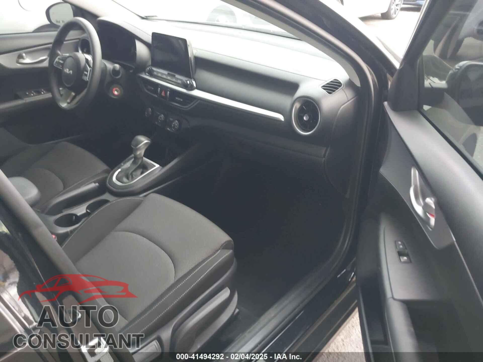 KIA FORTE 2023 - 3KPF24AD5PE646813