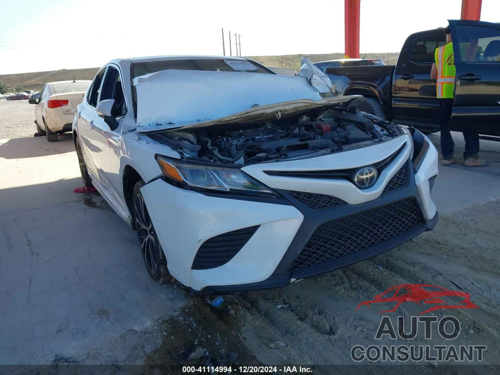 TOYOTA CAMRY 2018 - 4T1B11HK2JU059347