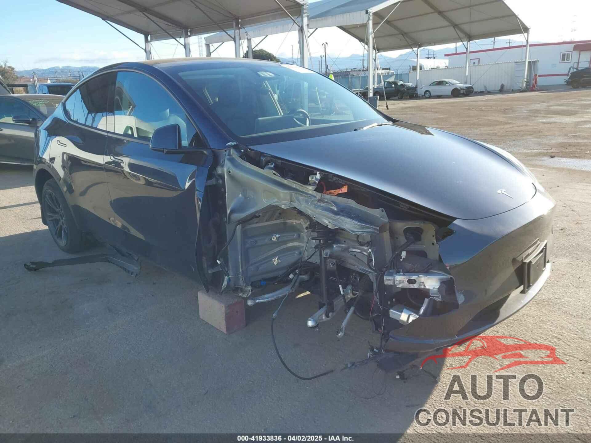 TESLA MODEL Y 2024 - 7SAYGDED5RF103983