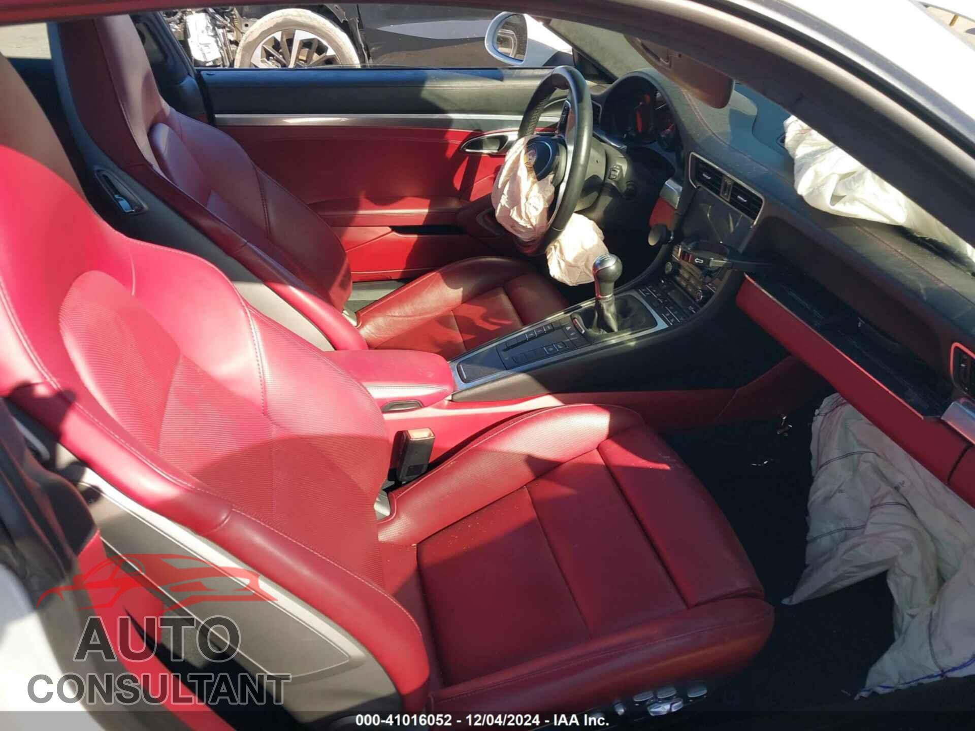 PORSCHE 911 2018 - WP0AA2A9XJS106391