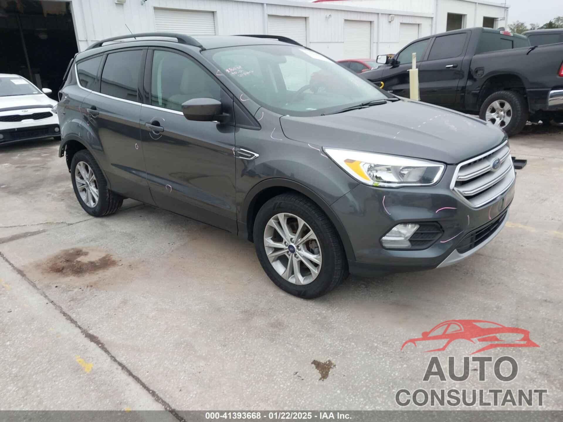 FORD ESCAPE 2018 - 1FMCU0GD5JUB61590