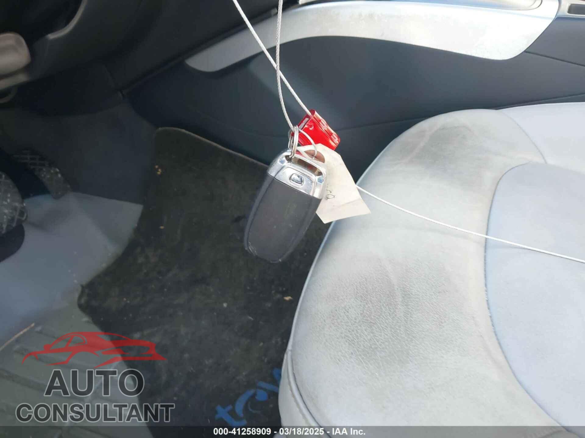 AUDI A4 2013 - WAUBFAFL5DN045360