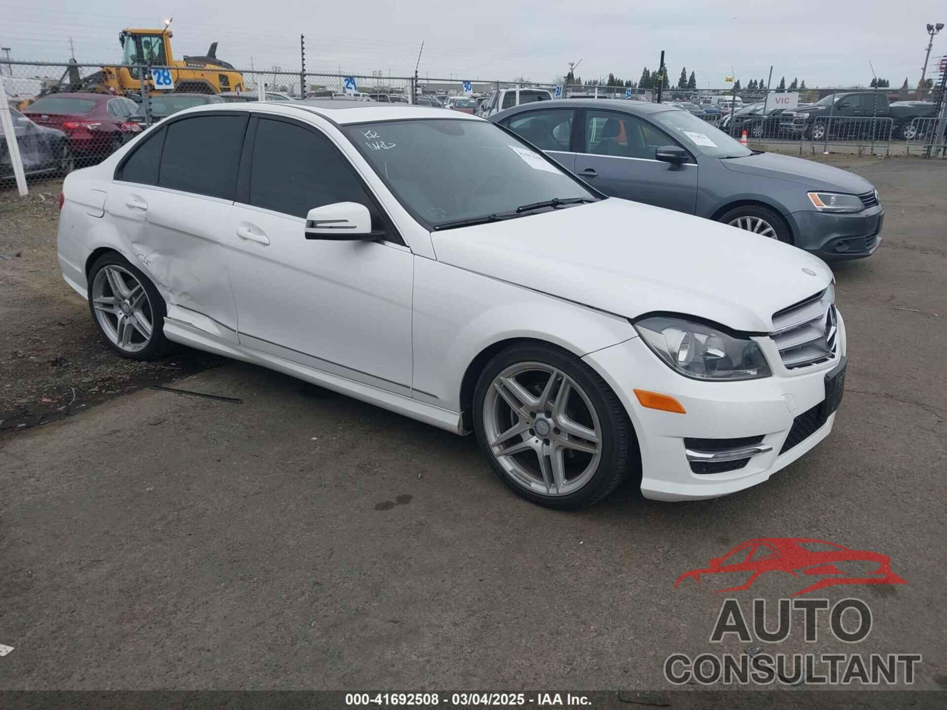 MERCEDES-BENZ C 250 2013 - WDDGF4HB7DR254547