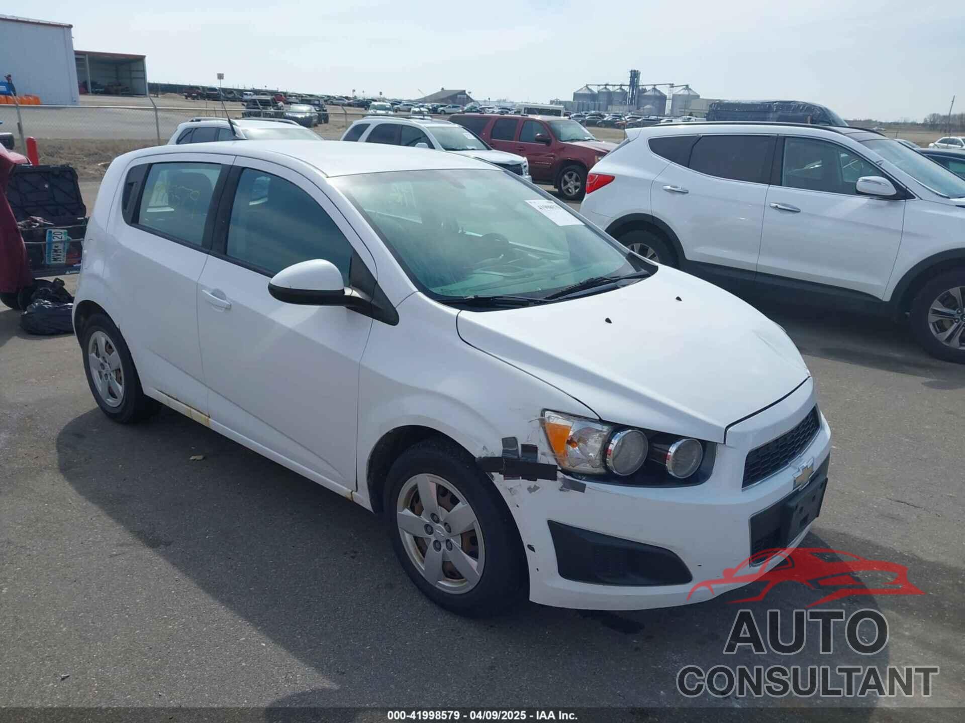 CHEVROLET SONIC 2014 - 1G1JA6SH3E4132430
