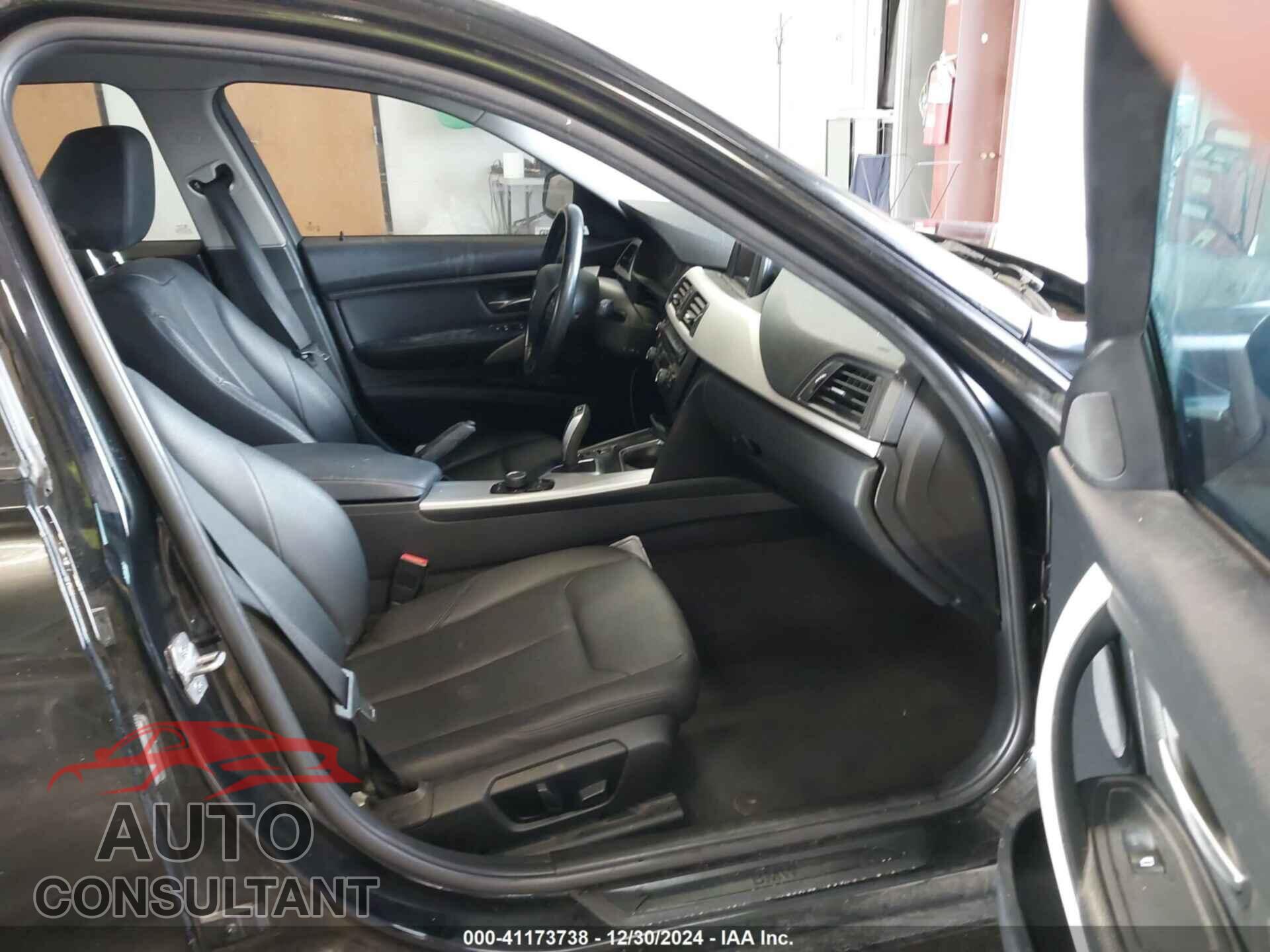BMW 328I 2013 - WBA3B3G59DNP38654