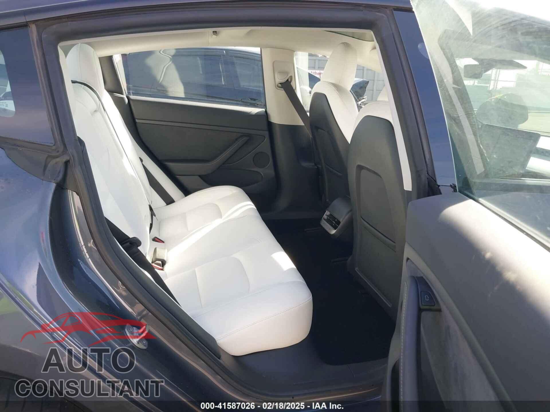 TESLA MODEL 3 2023 - 5YJ3E1EC4PF705449
