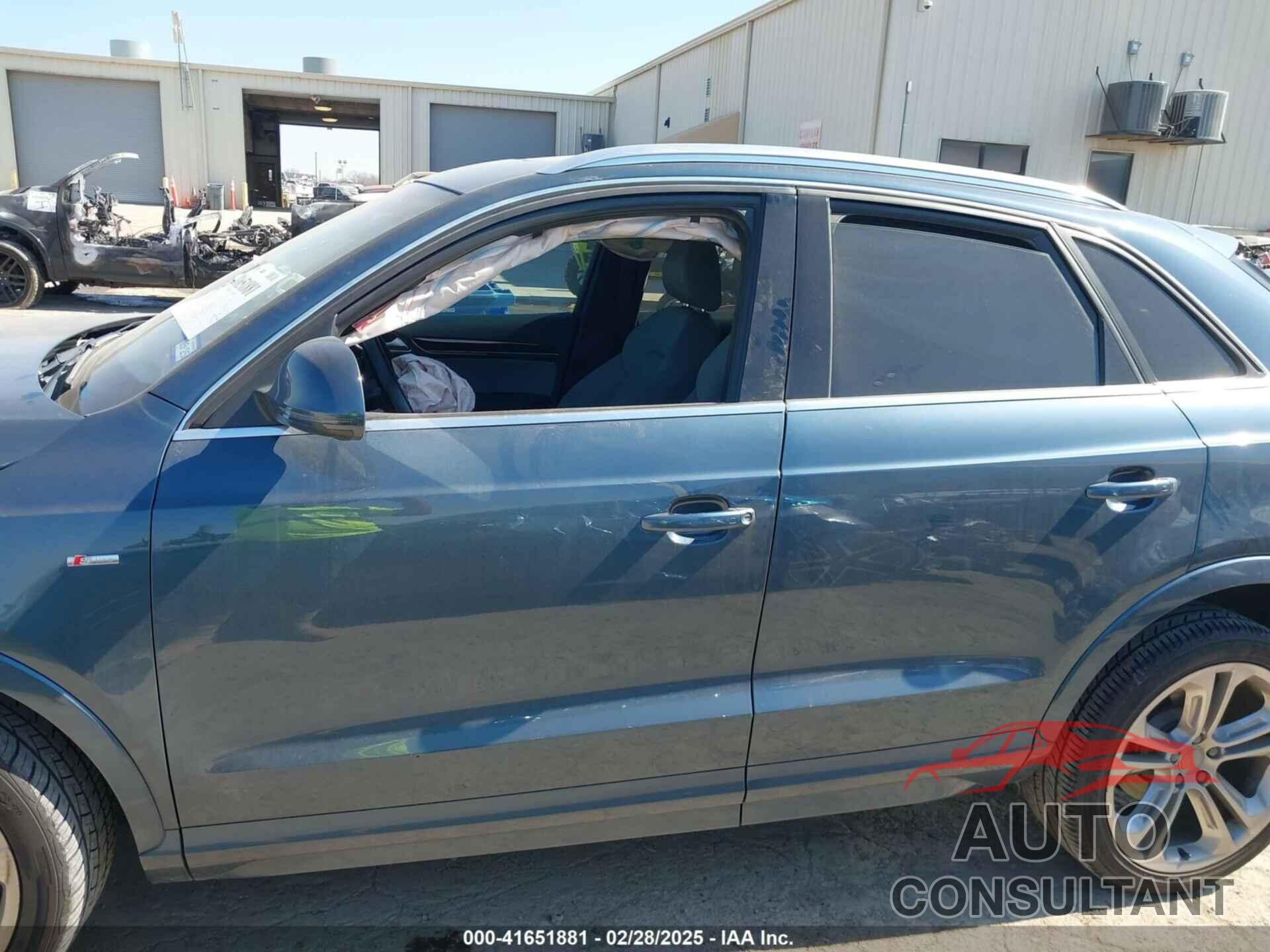 AUDI Q3 2018 - WA1HCCFS8JR000257
