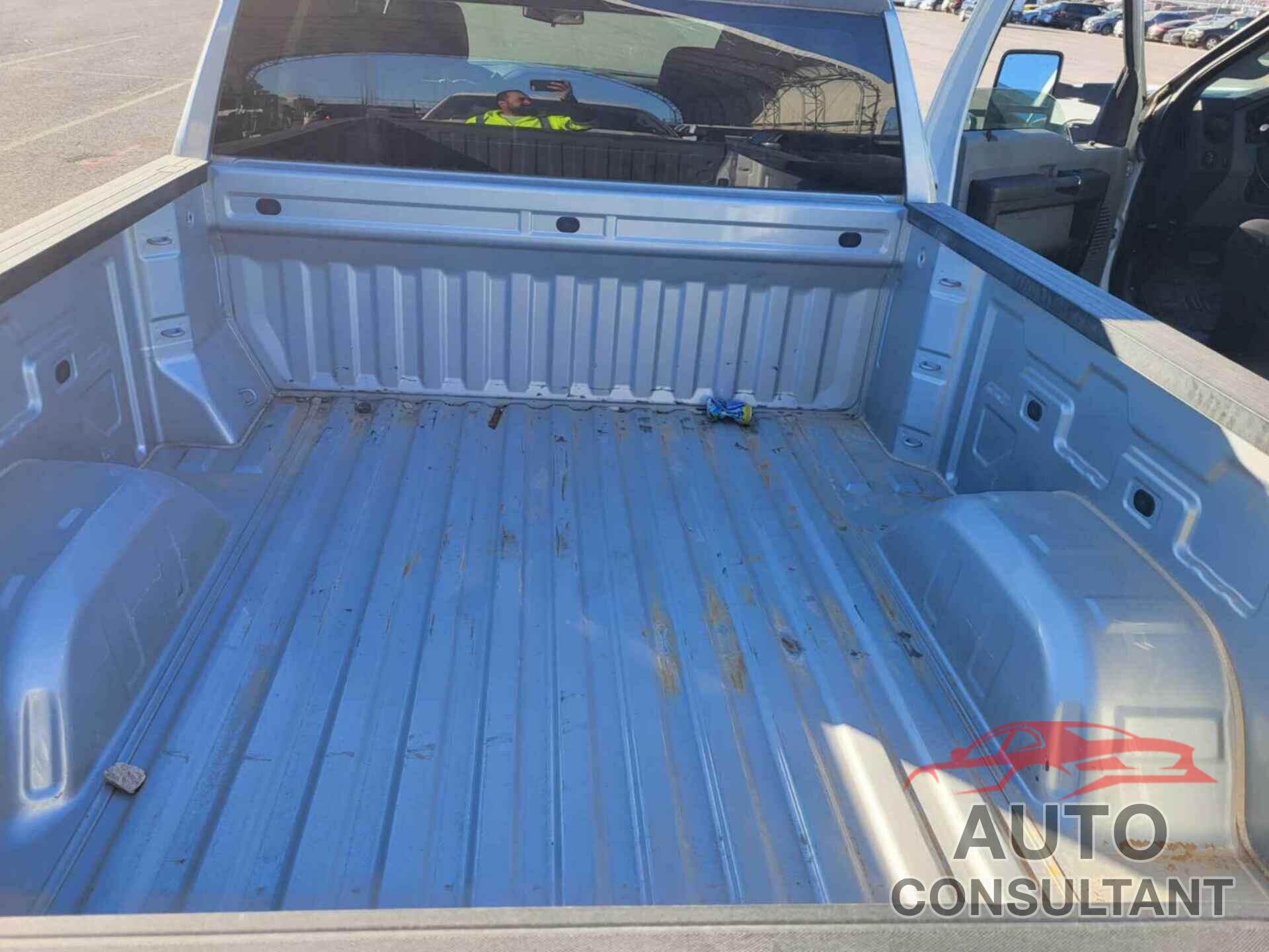 CHEVROLET SILVERADO 1500 2019 - 1GCUYAEFXKZ354054