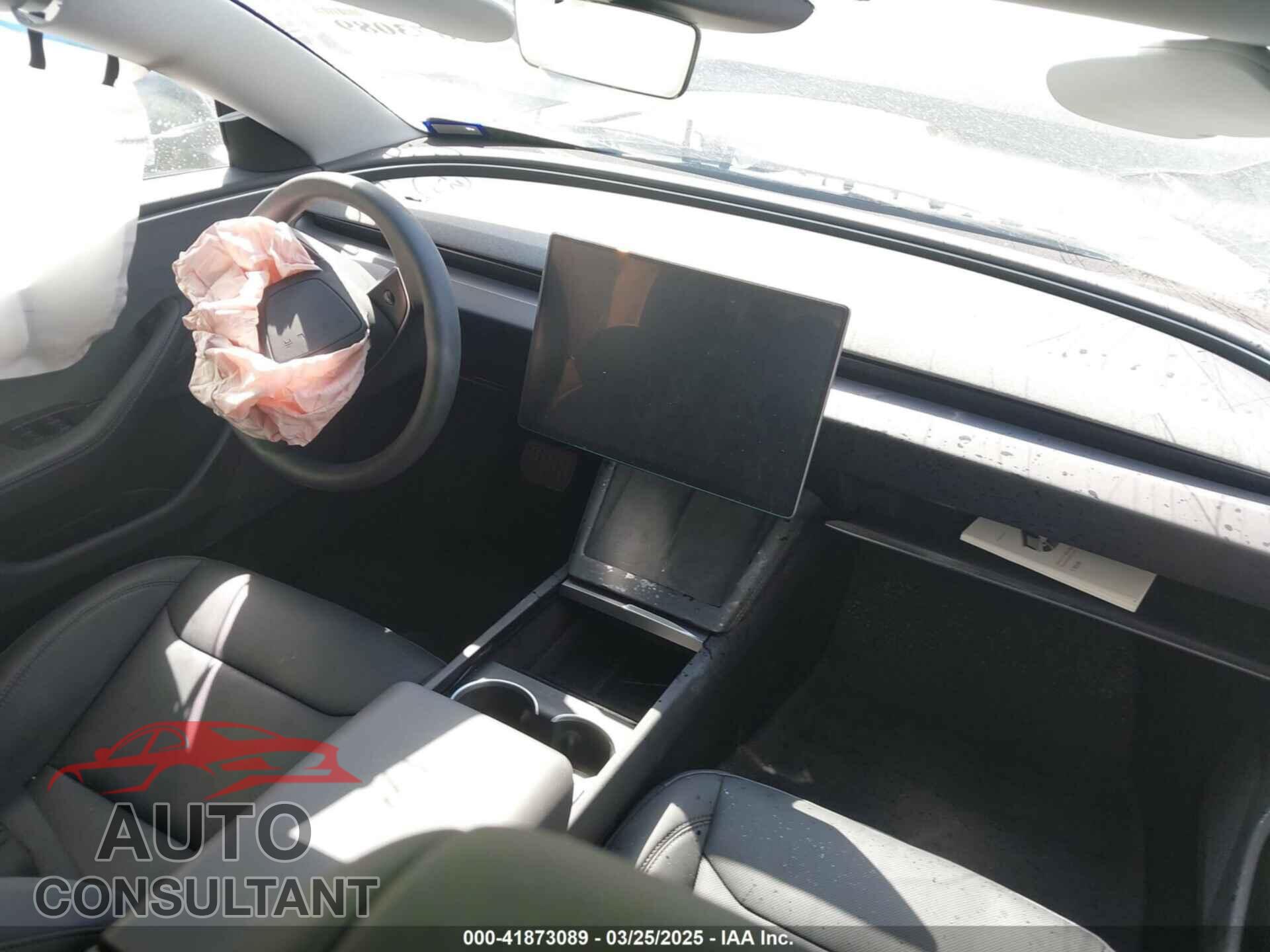 TESLA MODEL 3 2024 - 5YJ3E1EA5RF843972
