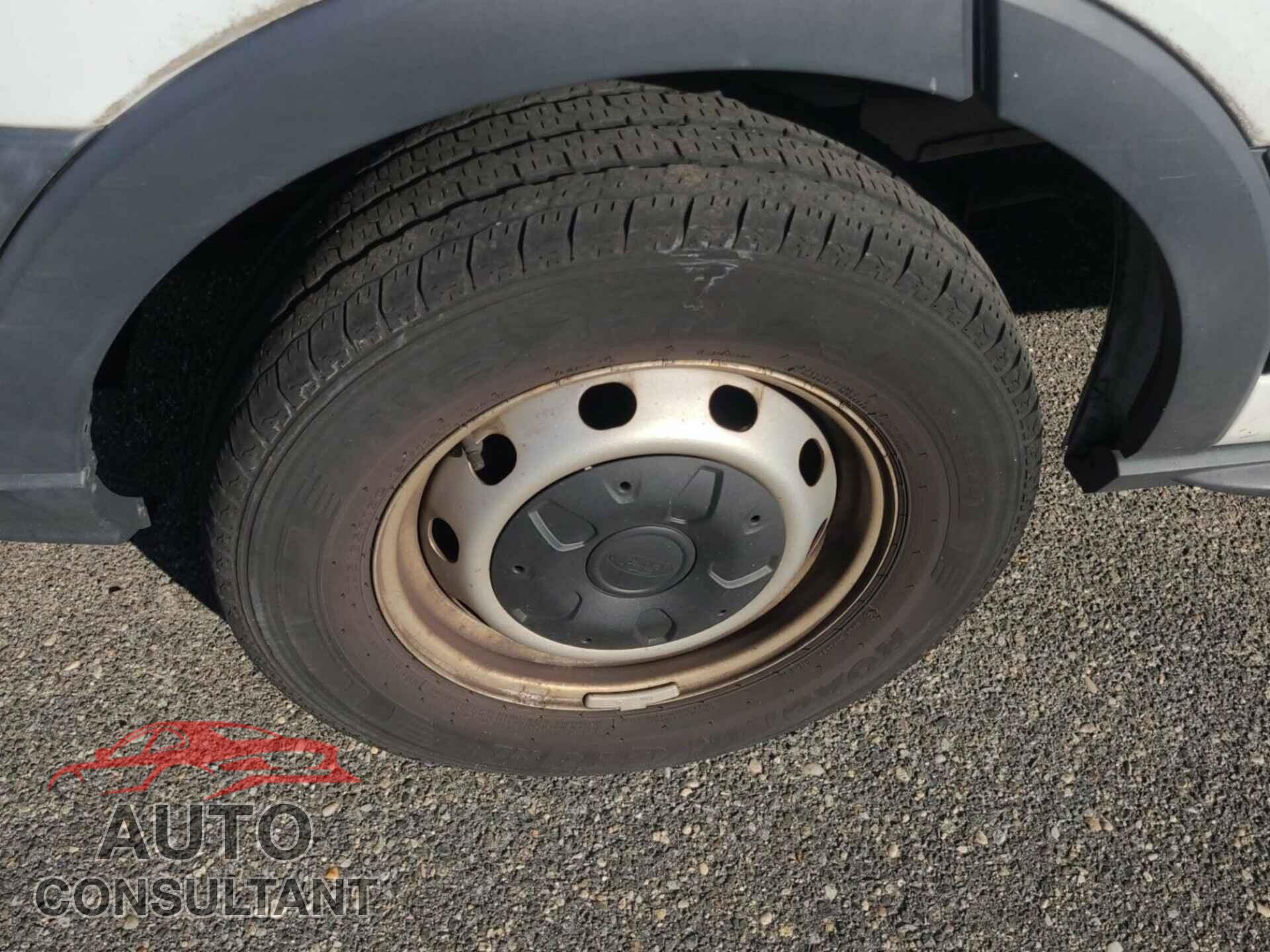 FORD TRANSIT 2017 - 1FTYR1YM2HKA31983