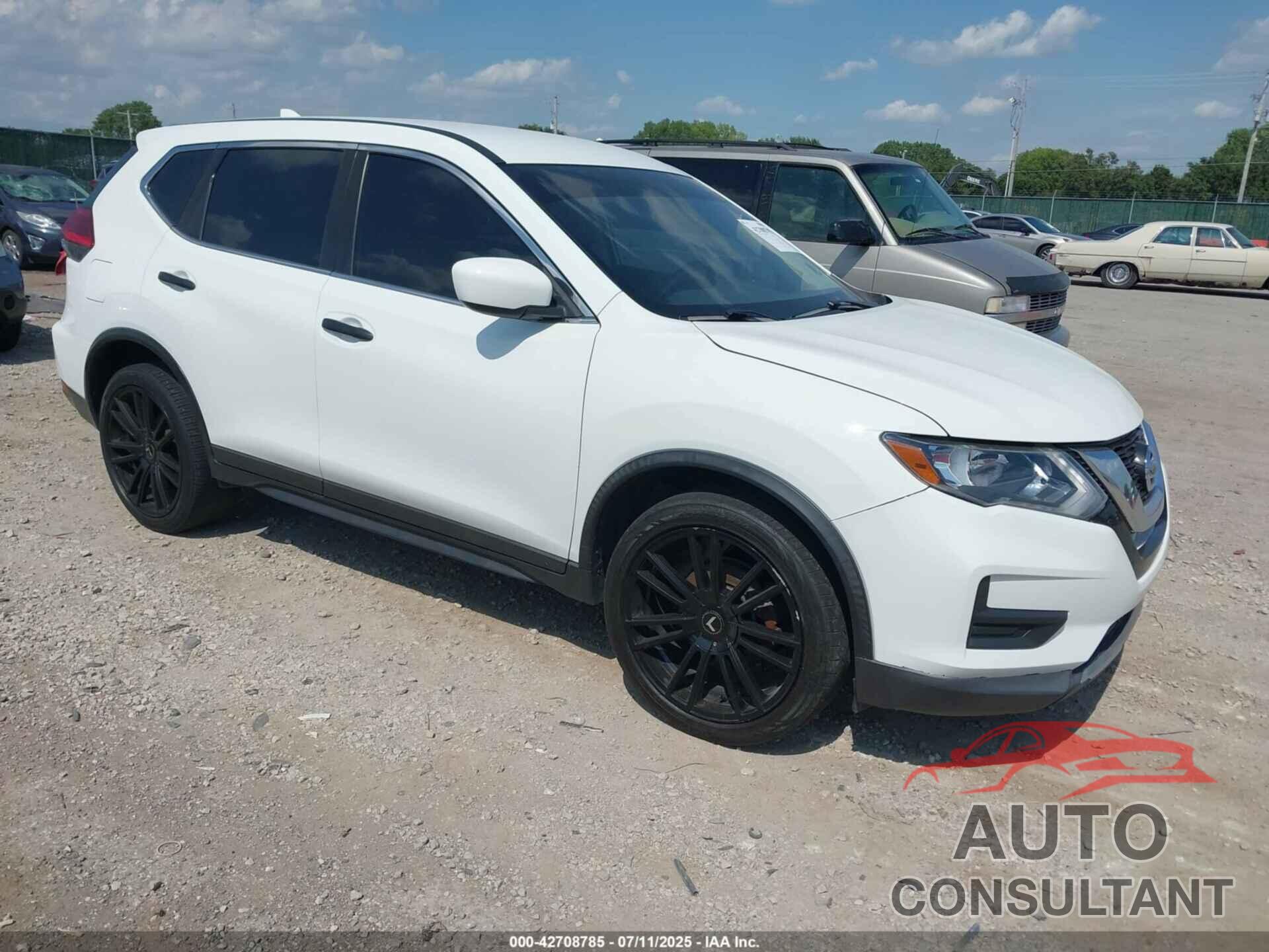 NISSAN ROGUE 2017 - KNMAT2MT7HP517522