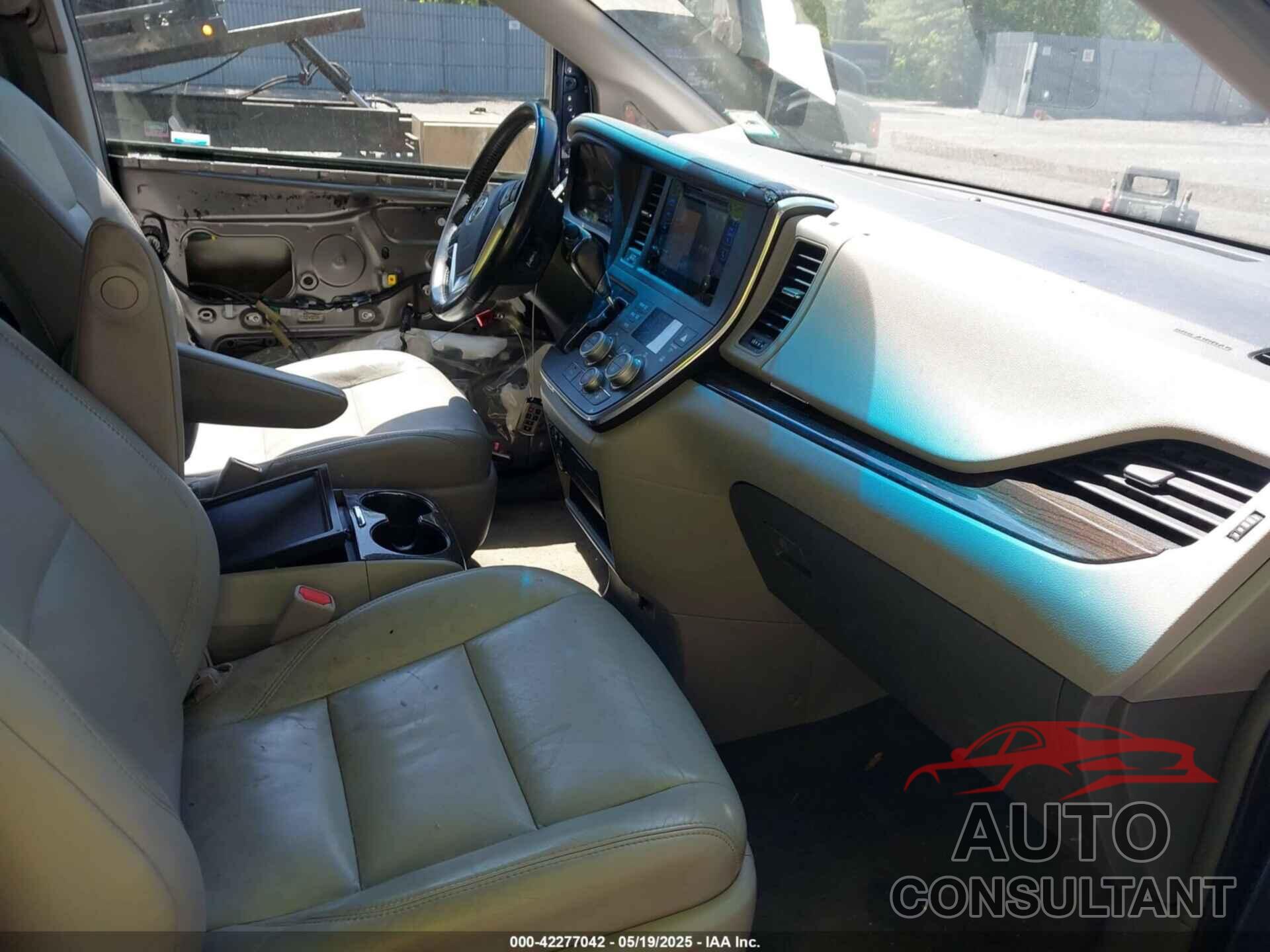 TOYOTA SIENNA 2017 - 5TDYZ3DC0HS785627