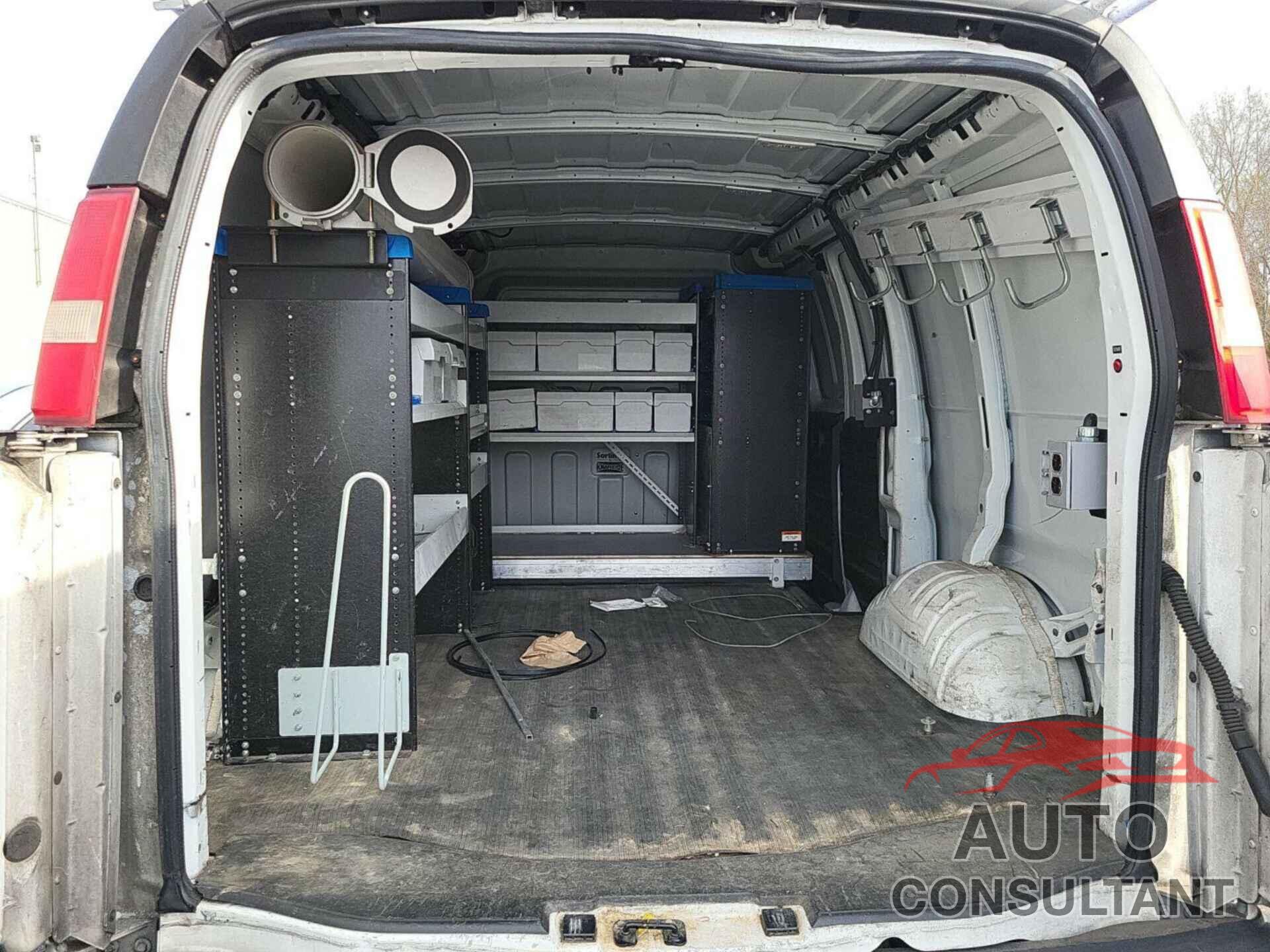 CHEVROLET EXPRESS 2500 2015 - 1GCWGFCF1F1160562