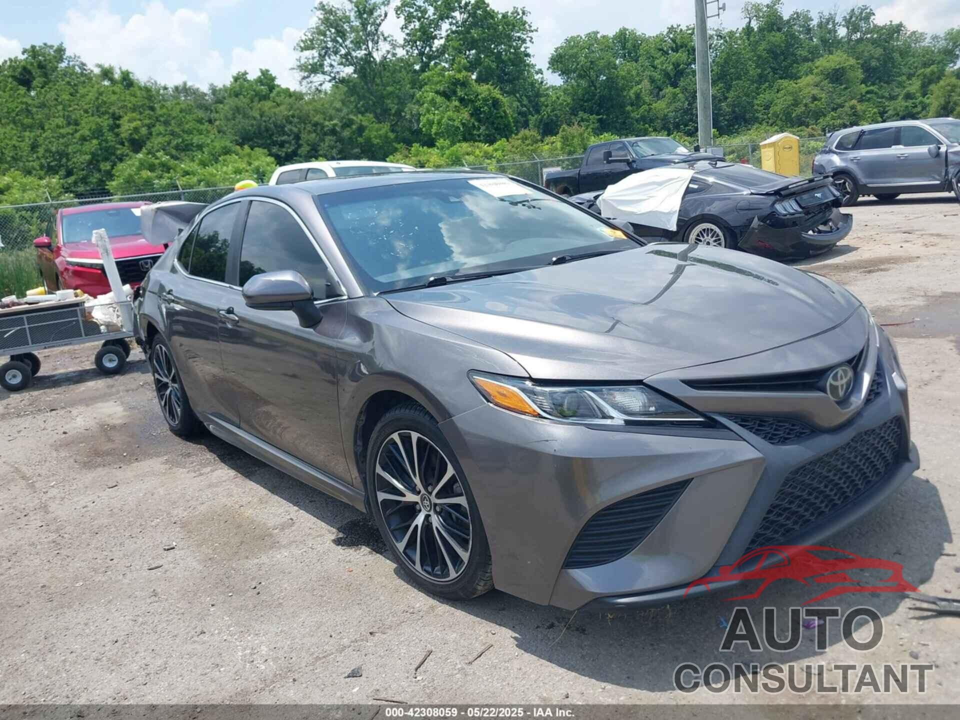 TOYOTA CAMRY 2018 - 4T1B11HK7JU601011