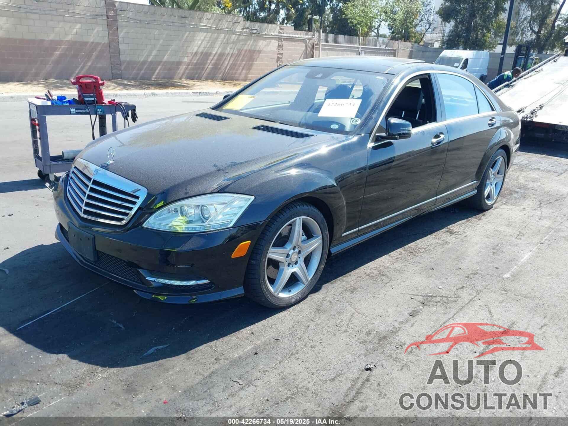 MERCEDES-BENZ S 550 2010 - WDDNG7BB9AA347420