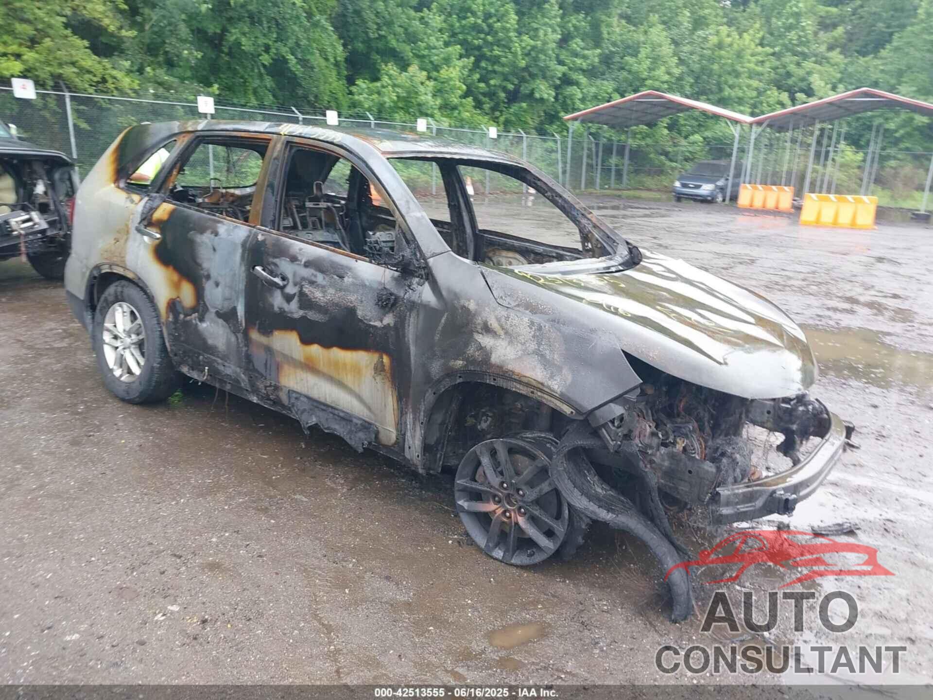 KIA SORENTO 2014 - 5XYKT3A65EG542412