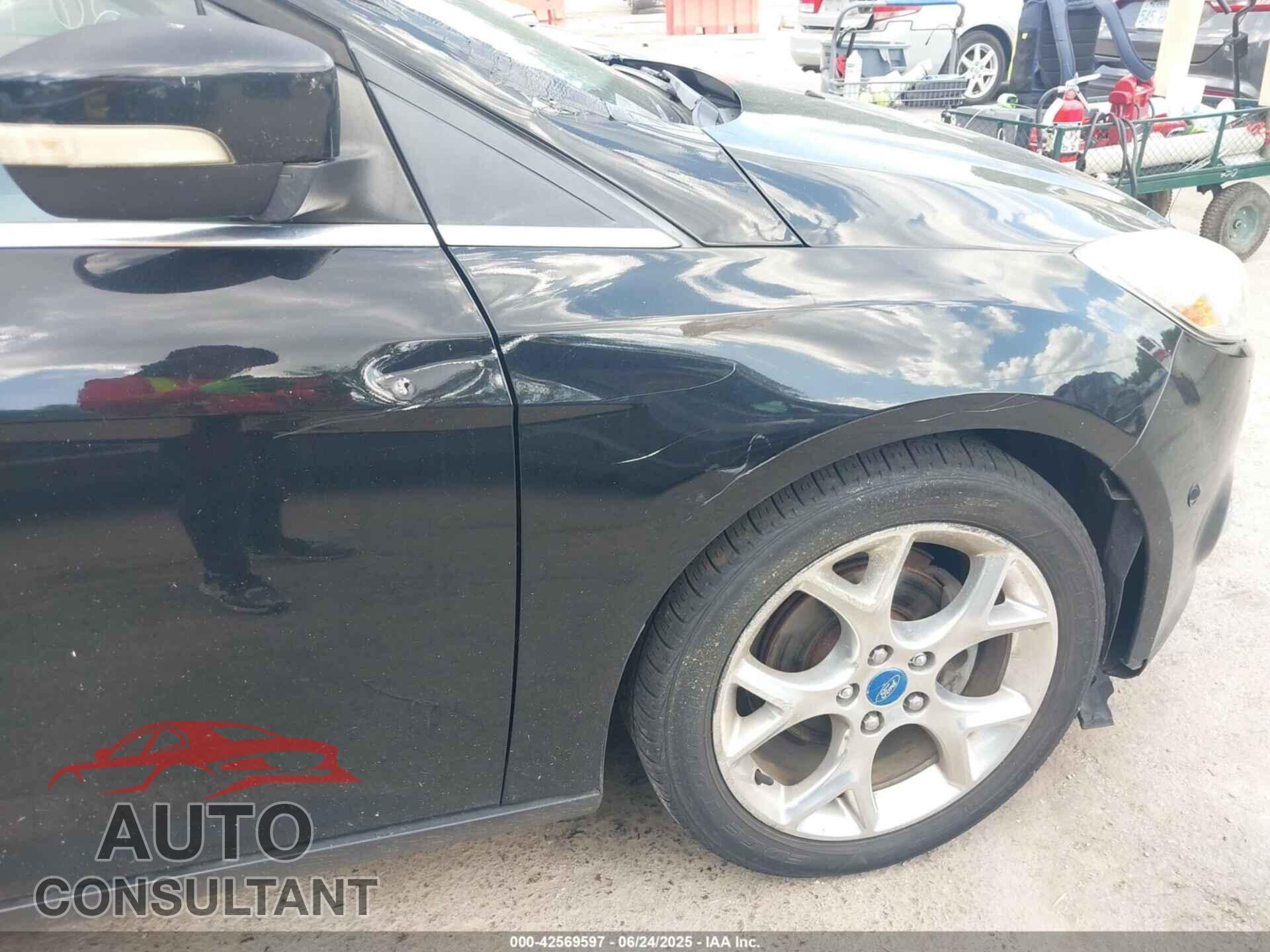 FORD FOCUS 2012 - 1FAHP3M20CL210313