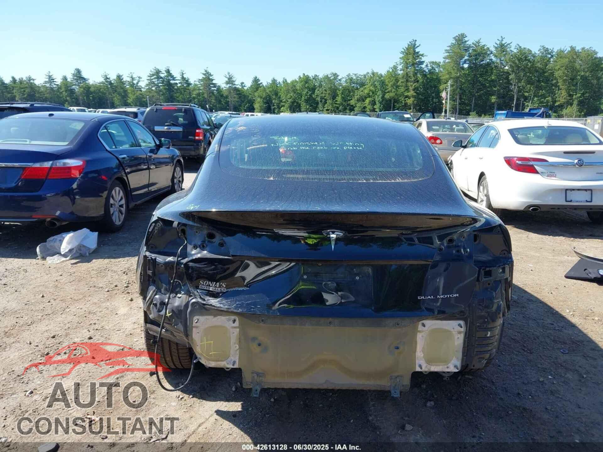 TESLA MODEL 3 2019 - 5YJ3E1EB3KF197023