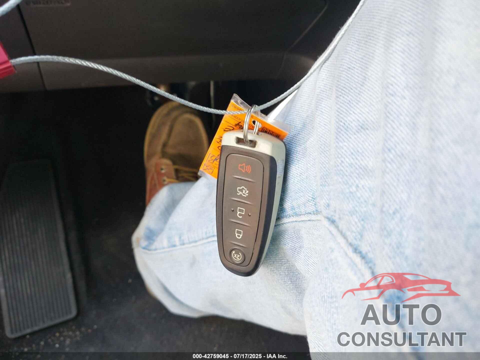 FORD ESCAPE 2017 - 1FMCU0JD7HUC21744