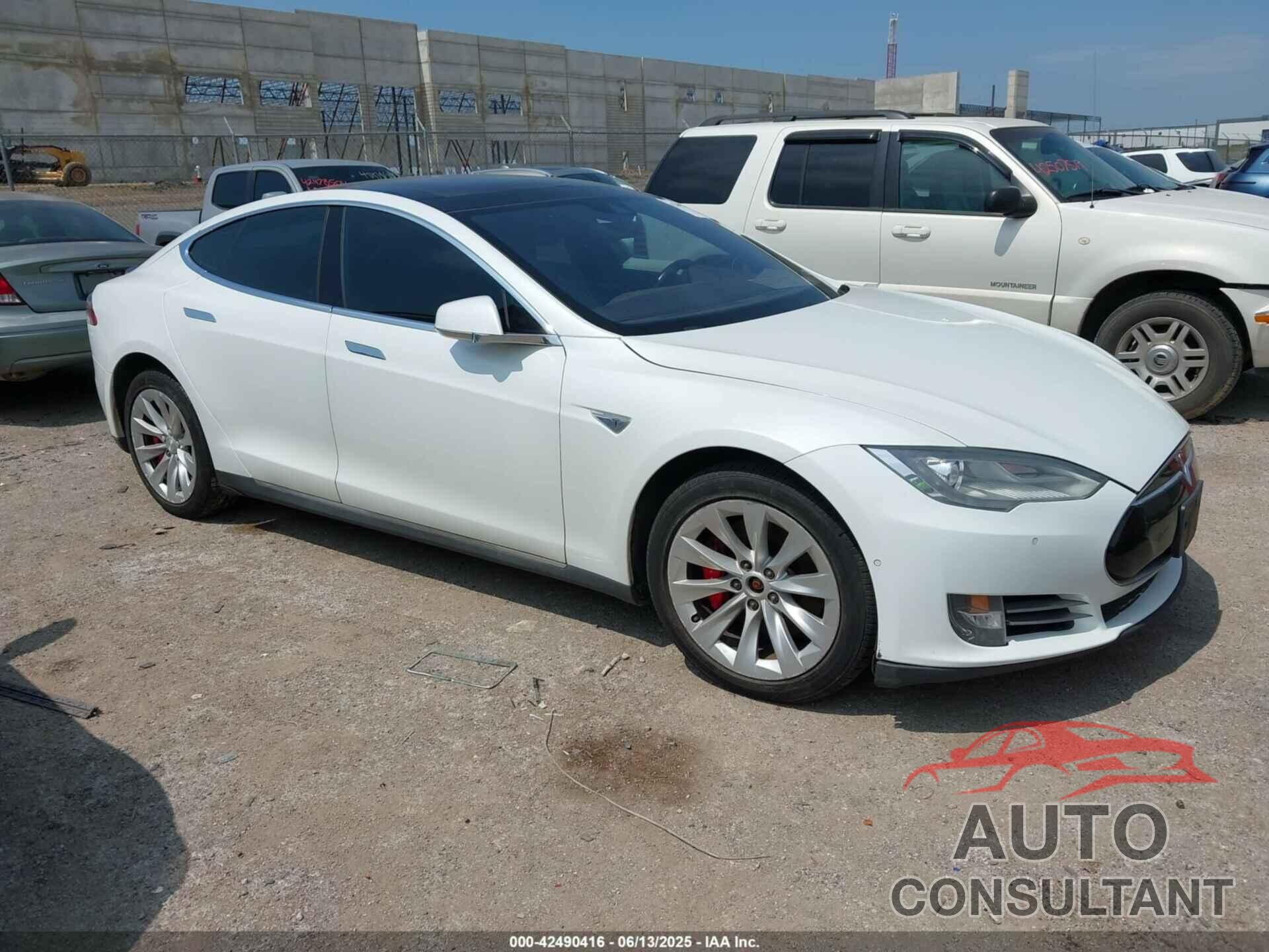 TESLA MODEL S 2014 - 5YJSA1H21EFP68208