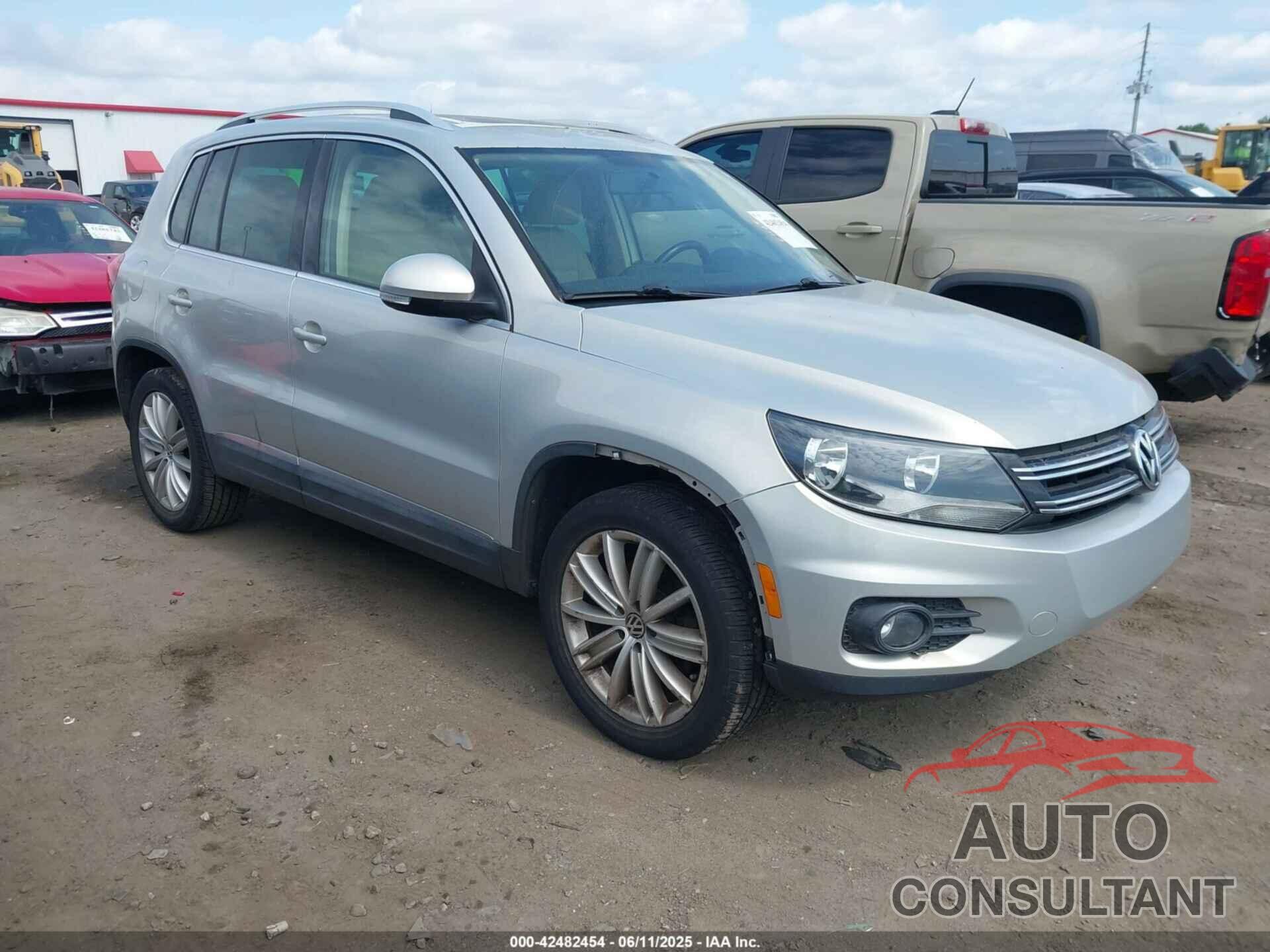 VOLKSWAGEN TIGUAN 2012 - WVGAV7AX3CW570419