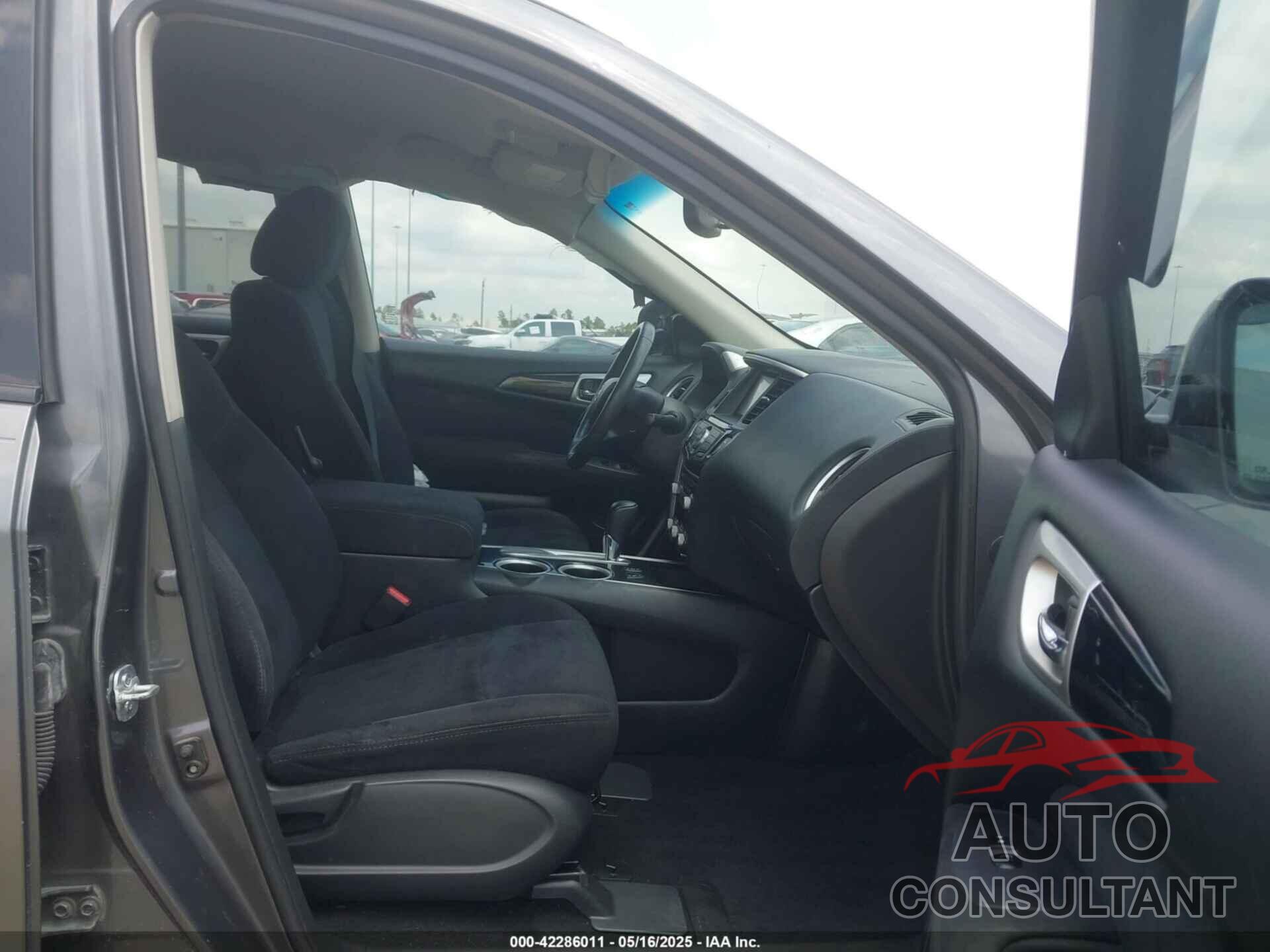 NISSAN PATHFINDER 2016 - 5N1AR2MN4GC670098