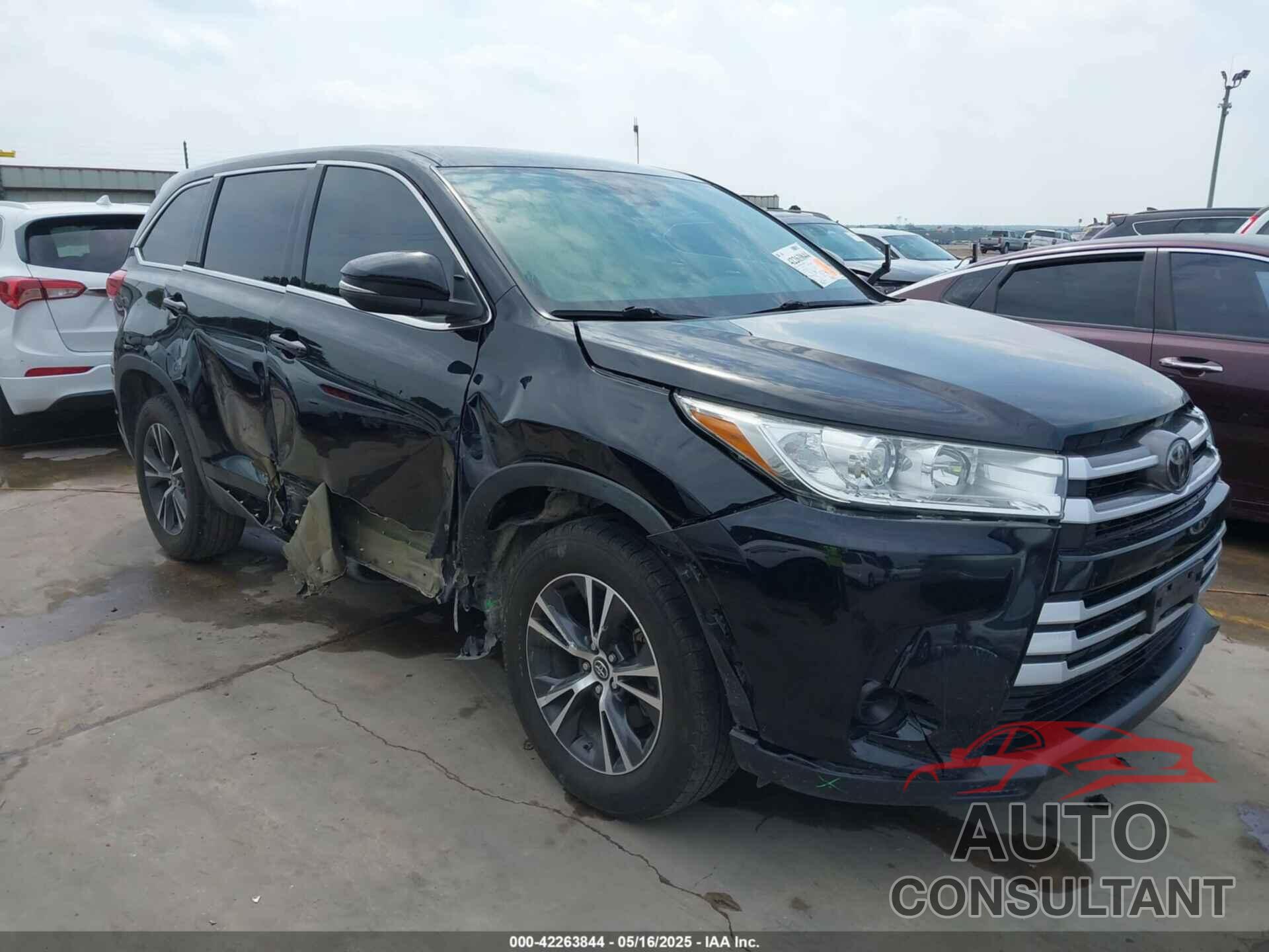 TOYOTA HIGHLANDER 2019 - 5TDZARFH6KS055901