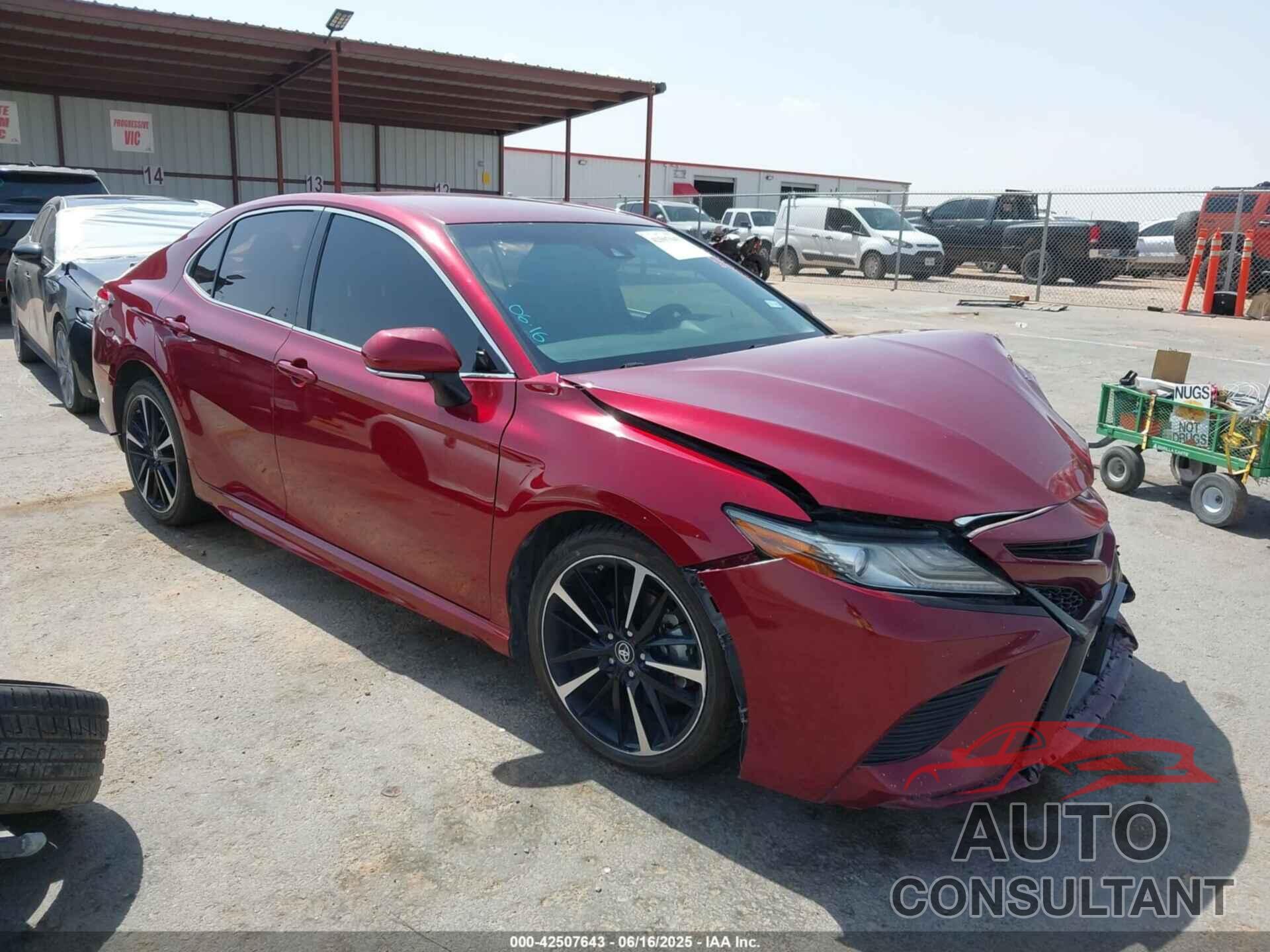 TOYOTA CAMRY 2018 - 4T1B61HK2JU507975