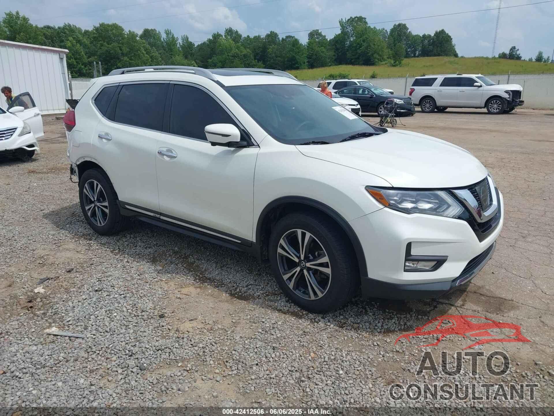 NISSAN ROGUE 2017 - 5N1AT2MT6HC810184