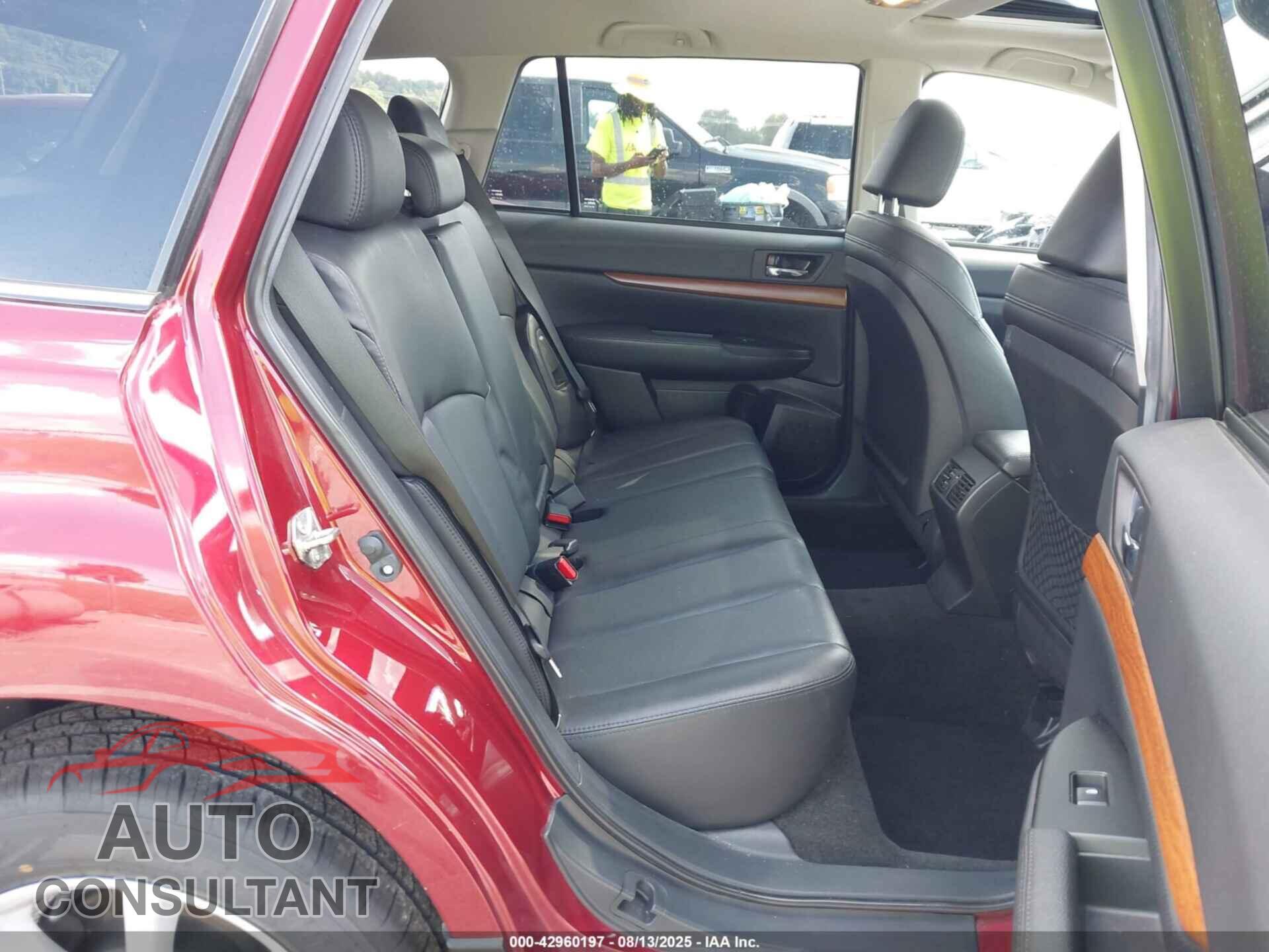SUBARU OUTBACK 2013 - 4S4BRCPC8D3247105