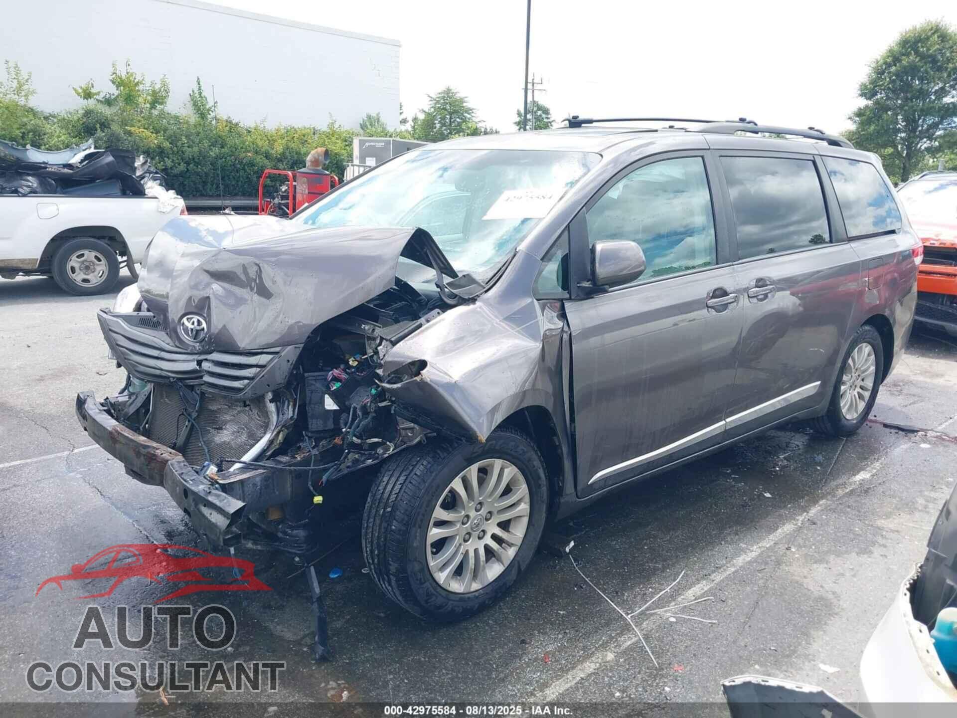 TOYOTA SIENNA 2013 - 5TDYK3DC8DS357402