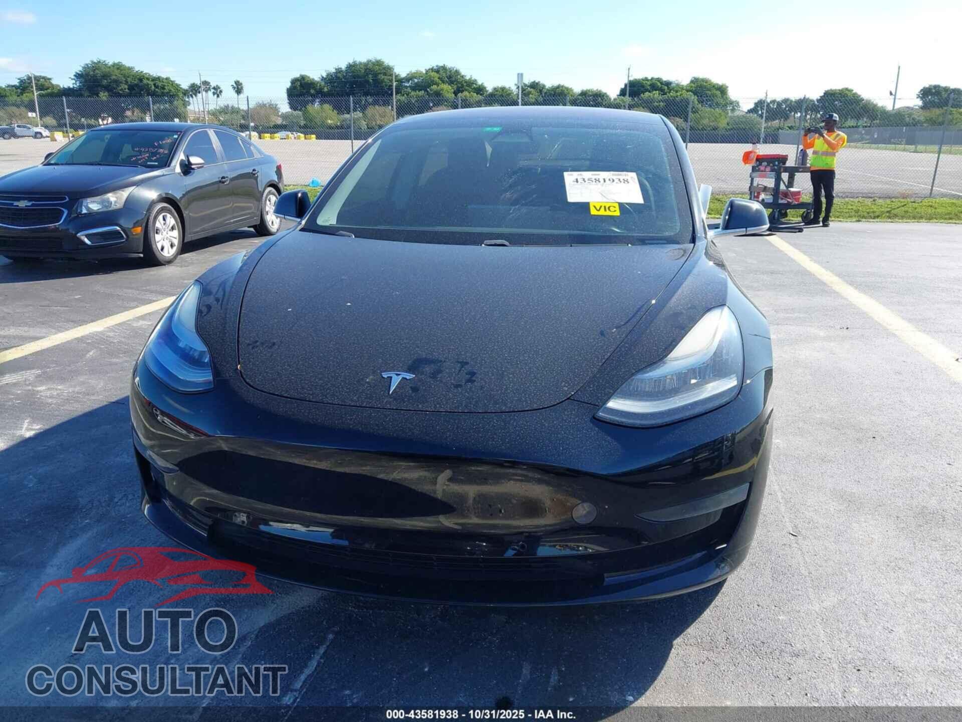 TESLA MODEL 3 2018 - 5YJ3E1EA9JF010079