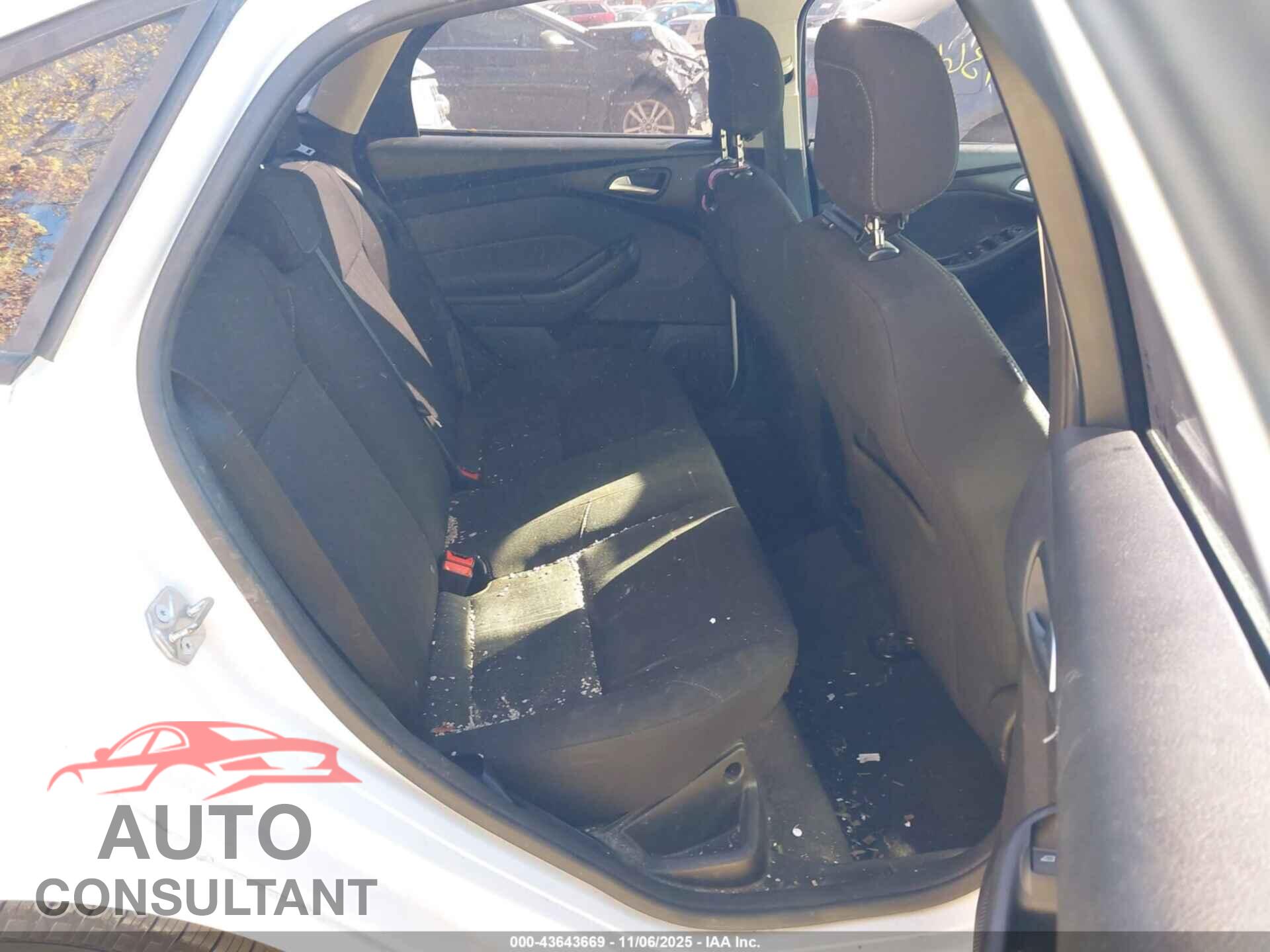 FORD FOCUS 2018 - 1FADP3FE9JL310896