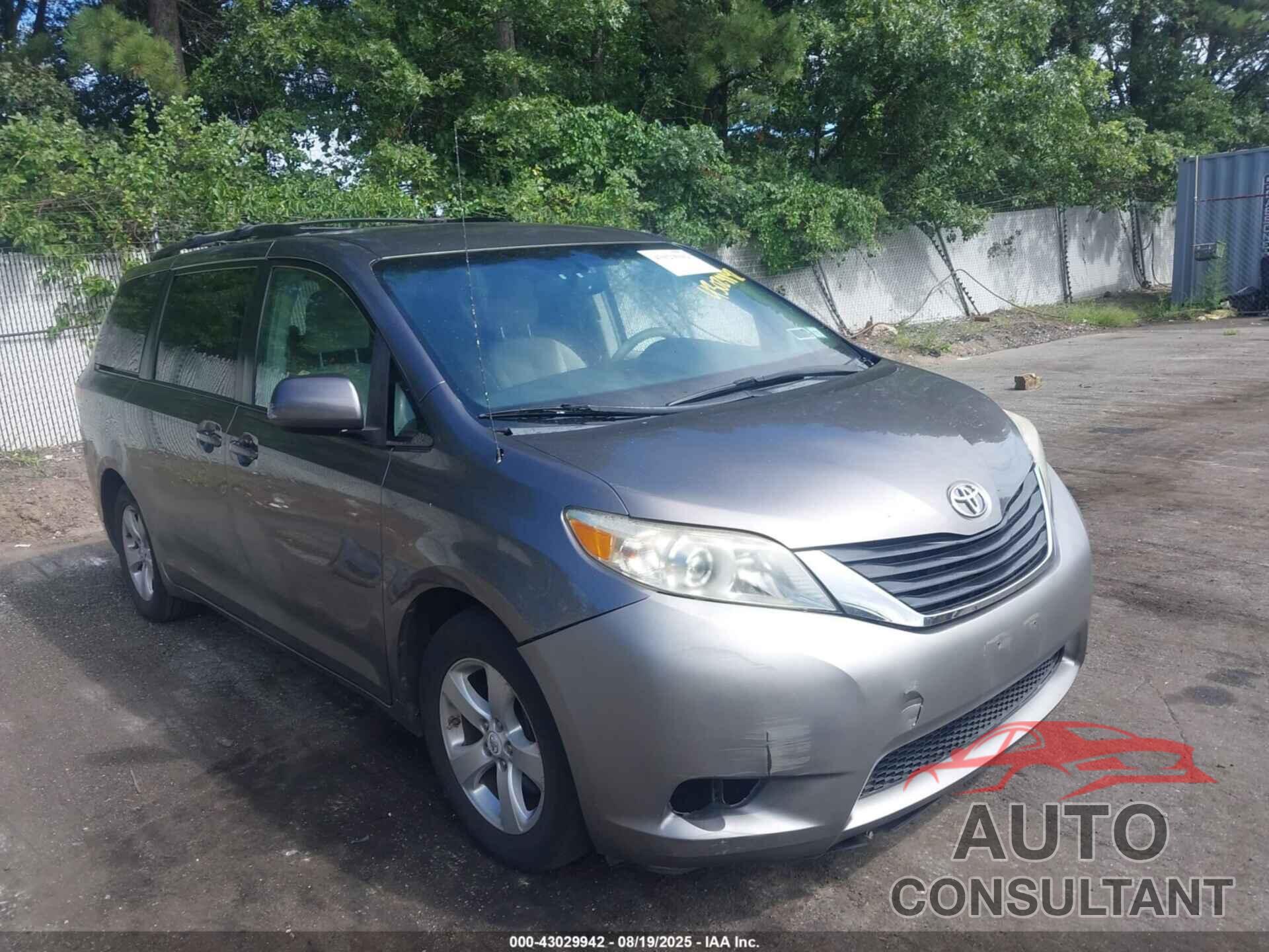 TOYOTA SIENNA 2011 - 5TDKK3DC1BS014370