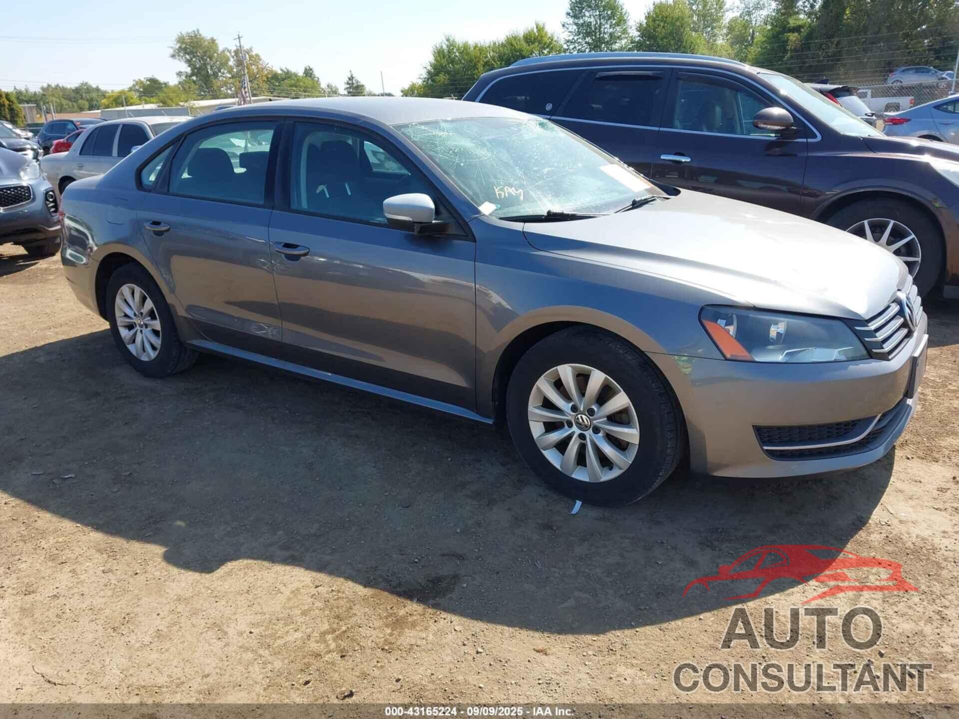 VOLKSWAGEN PASSAT 2013 - 1VWAP7A33DC083930