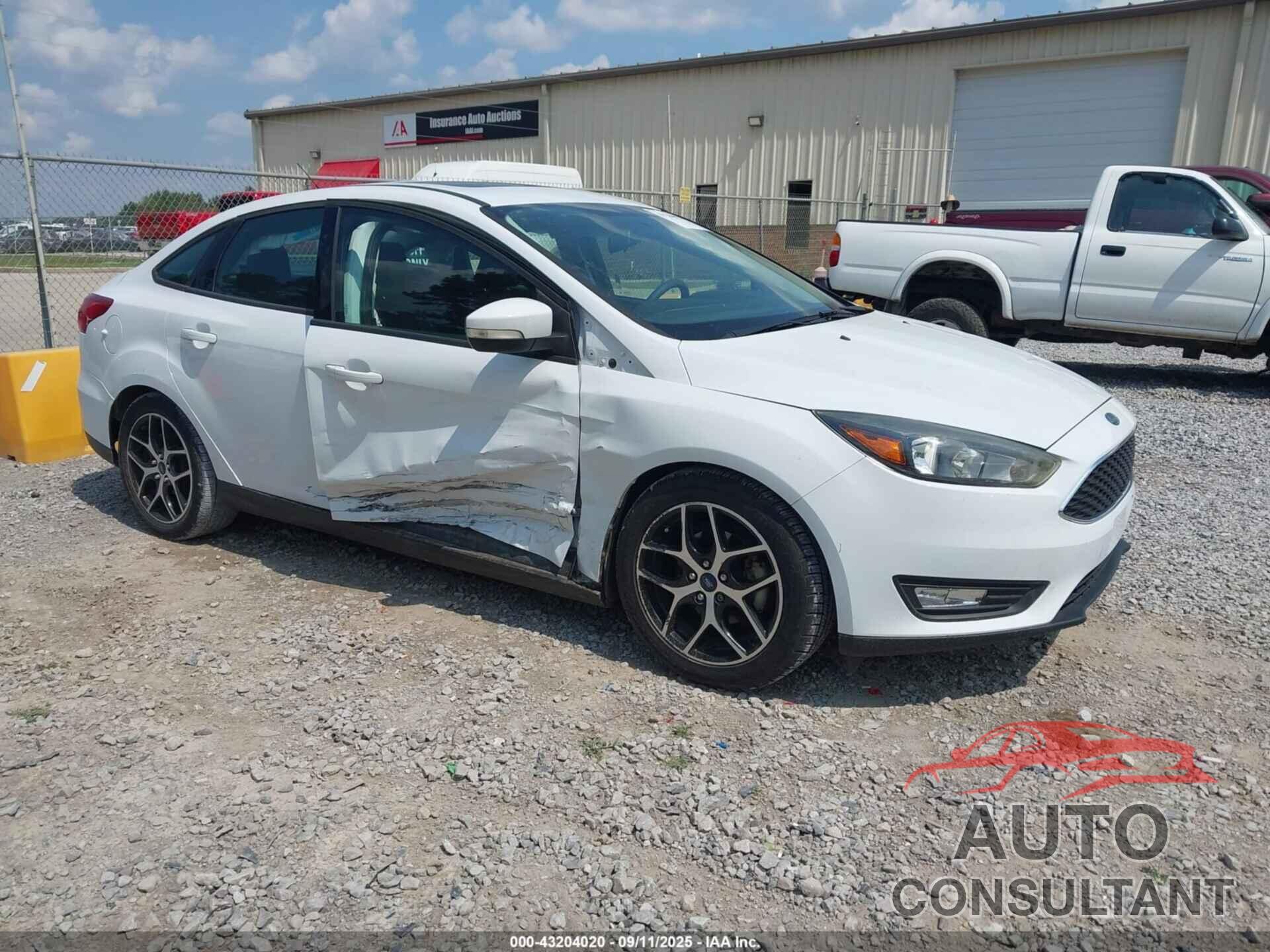 FORD FOCUS 2017 - 1FADP3H28HL337245