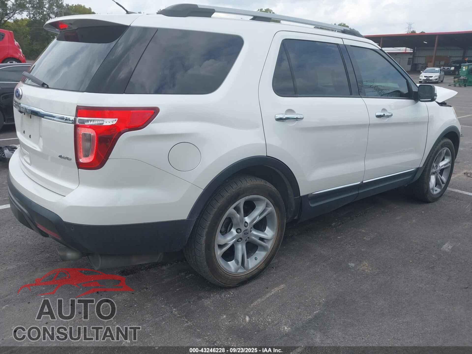 FORD EXPLORER 2011 - 1FMHK8F83BGA82157