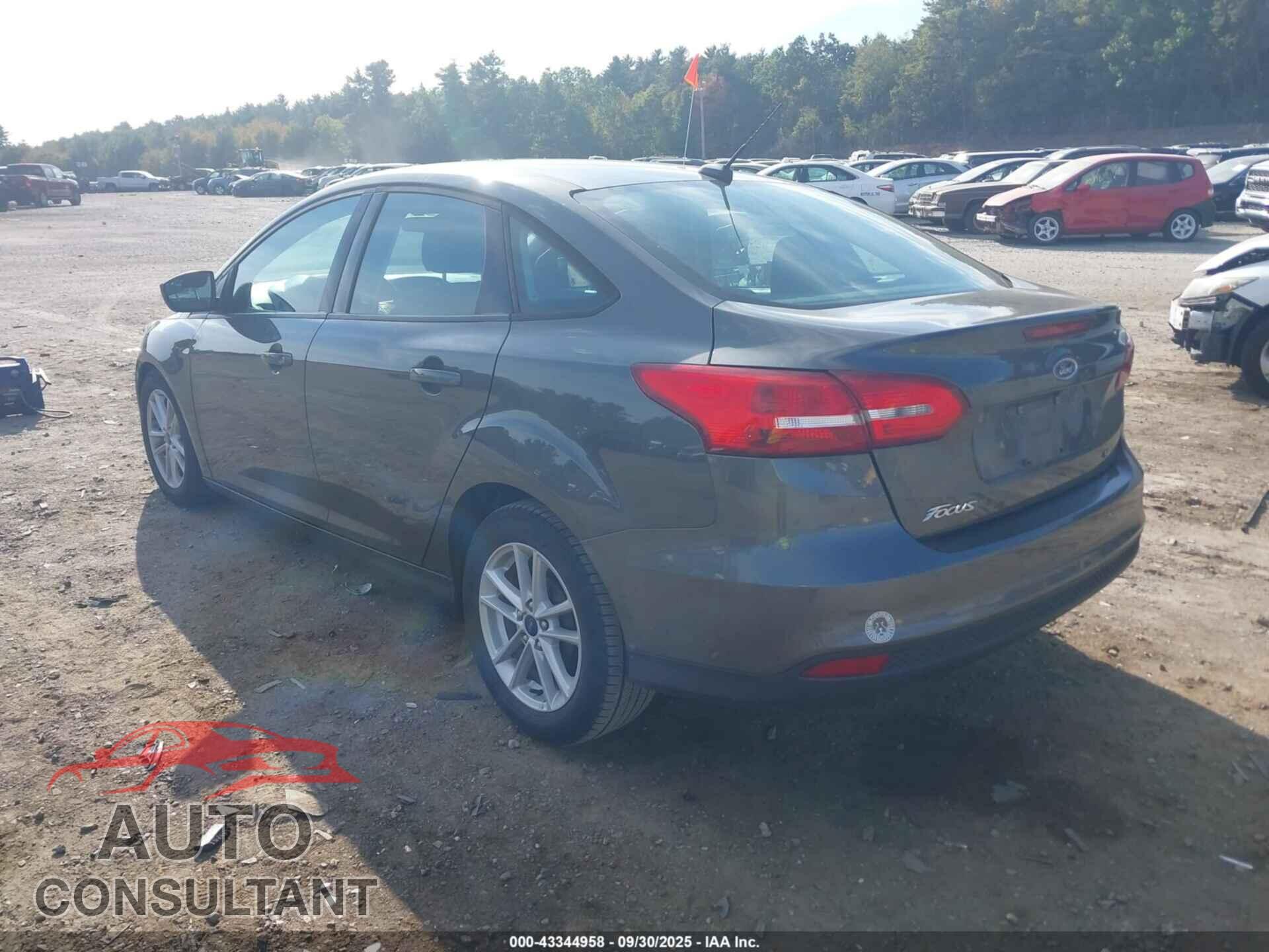 FORD FOCUS 2017 - 1FADP3F21HL227012