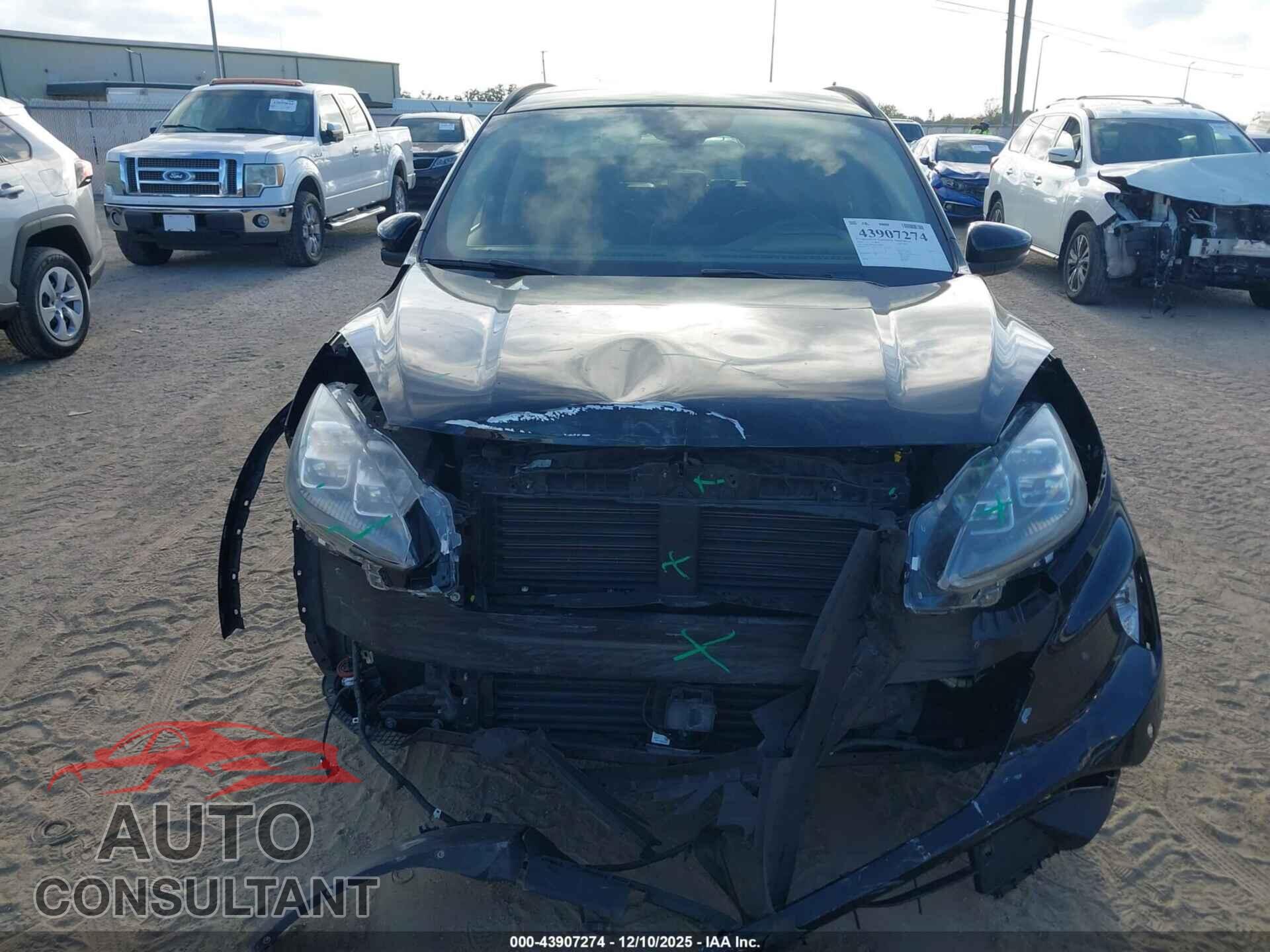 FORD ESCAPE 2020 - 1FMCU9J92LUA09830