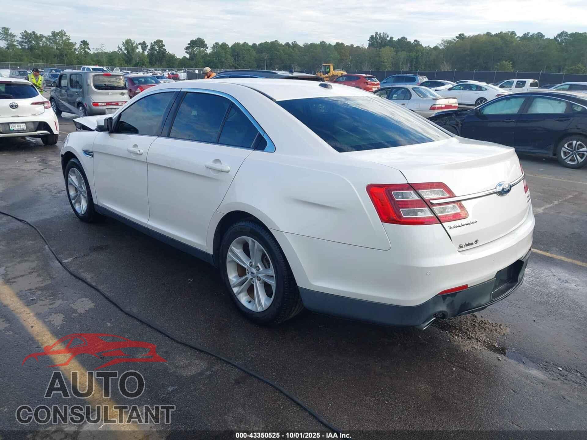 FORD TAURUS 2015 - 1FAHP2E84FG194160